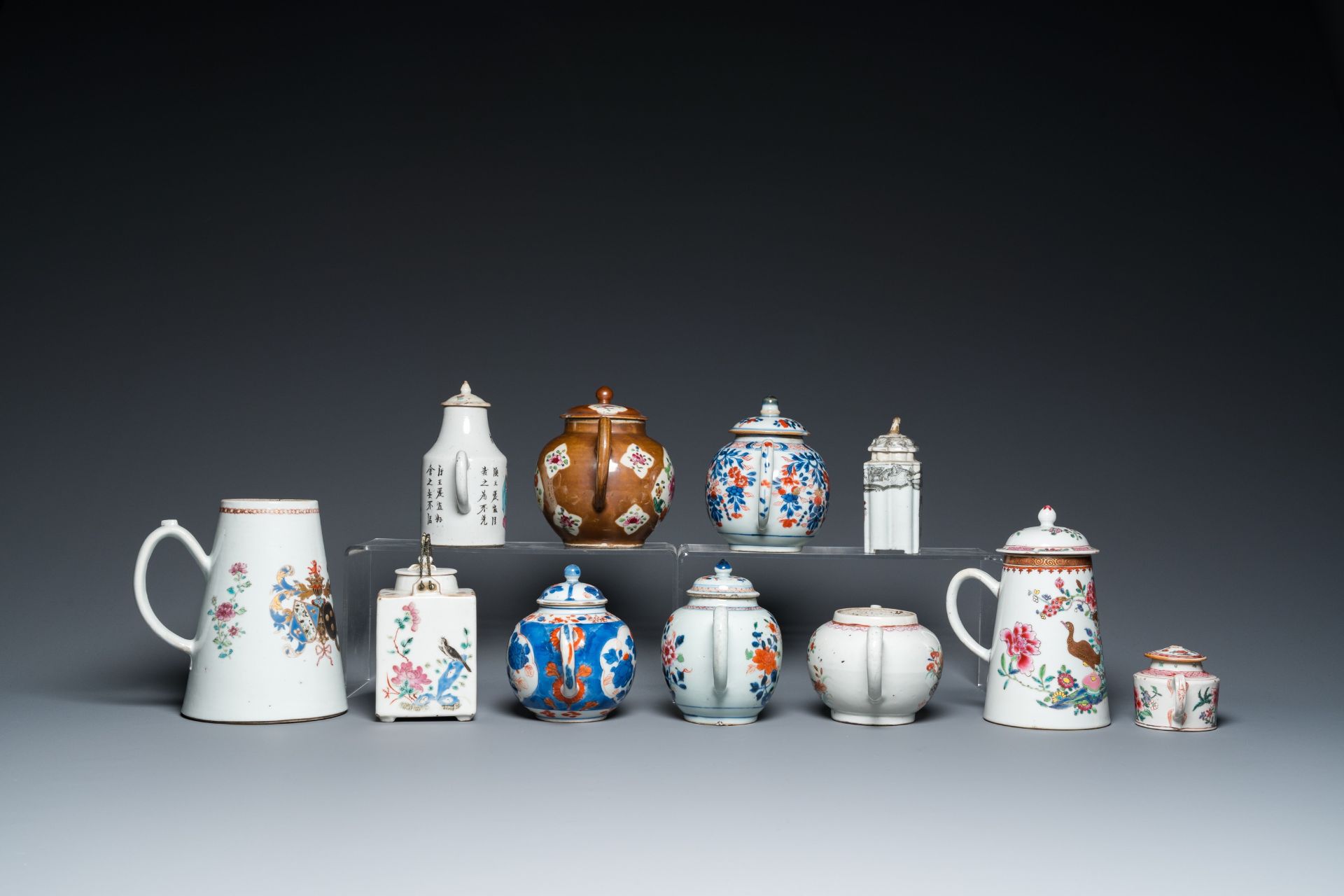 A large selection of Chinese famille rose and Imari-style tea wares, Yongzheng/Qianlong - Image 5 of 11