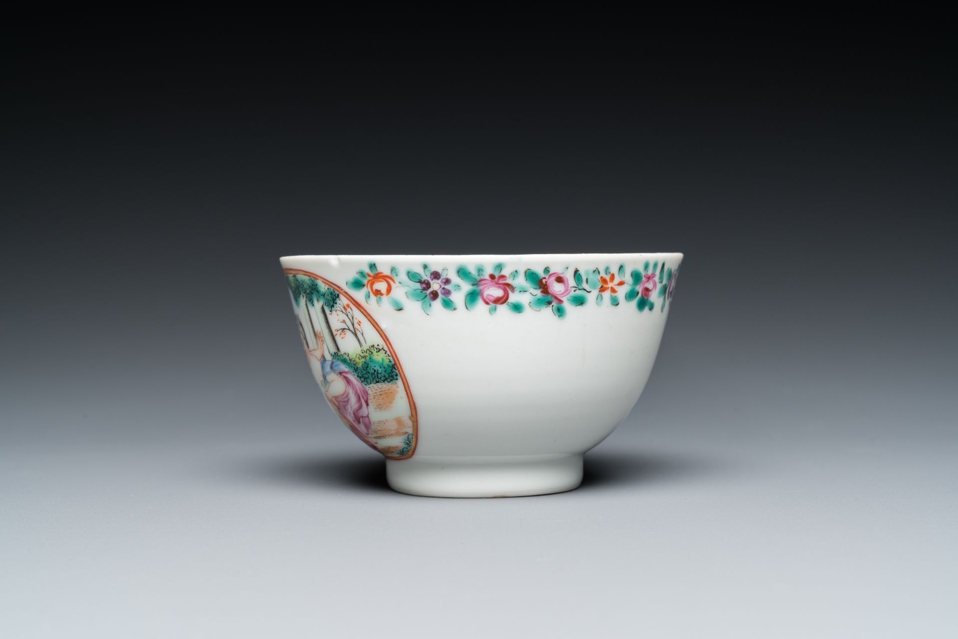 Four pieces of Chinese export porcelain with mythological and romantic subjects, Qianlong - Bild 7 aus 15