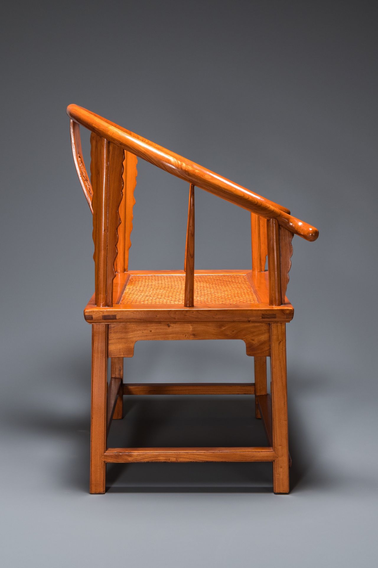A pair of Chinese elmwood 'horseshoe' chairs, Republic - Image 7 of 20