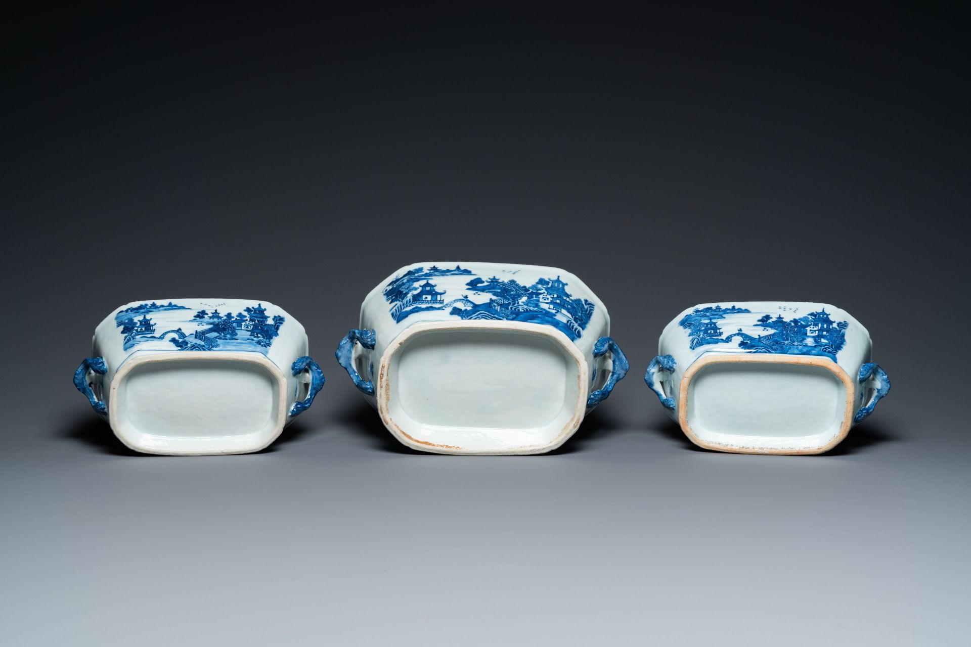 A Chinese blue and white 53-piece service, Qianlong - Image 5 of 19