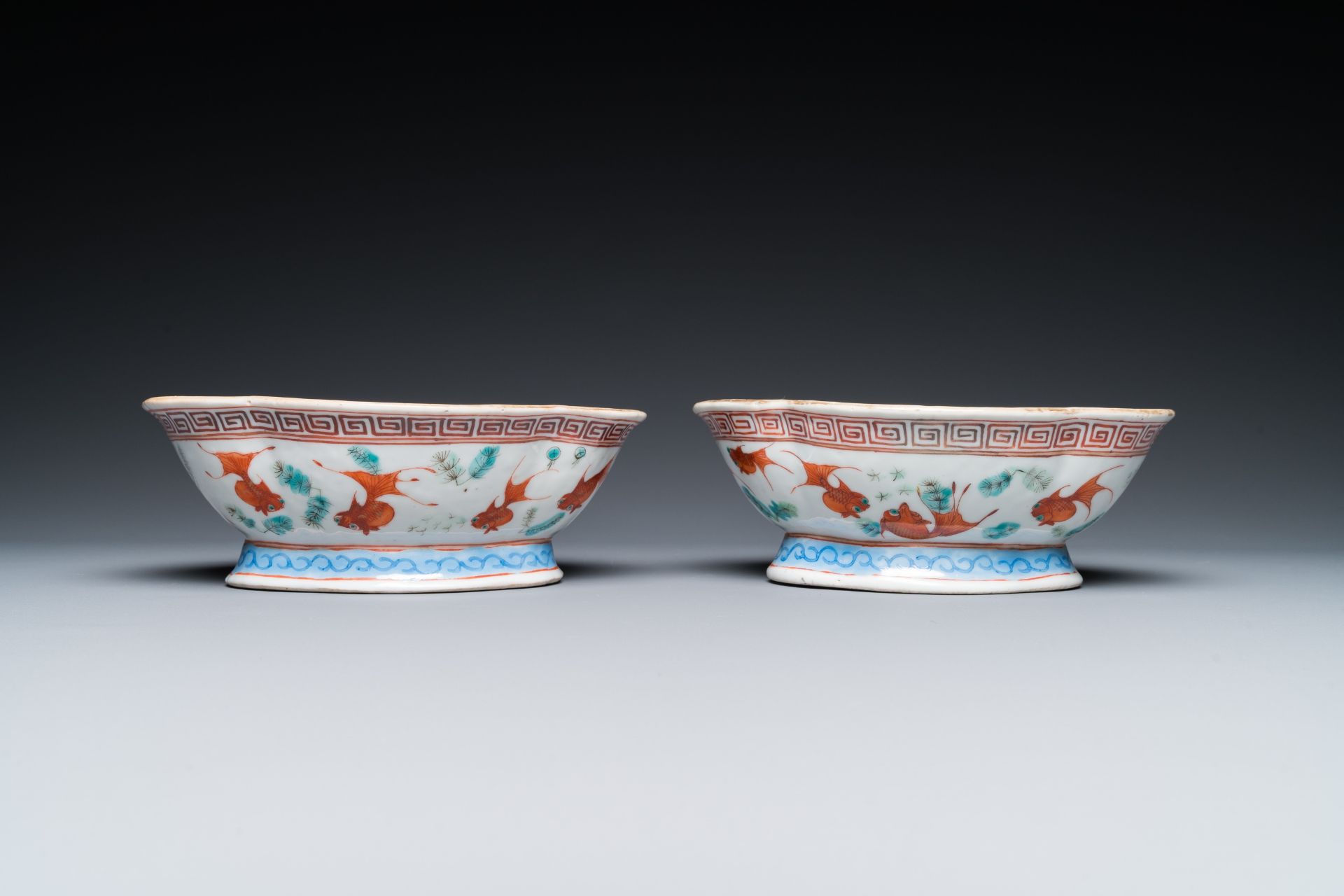 A varied collection of Chinese porcelain, 19/20th C. - Bild 14 aus 17