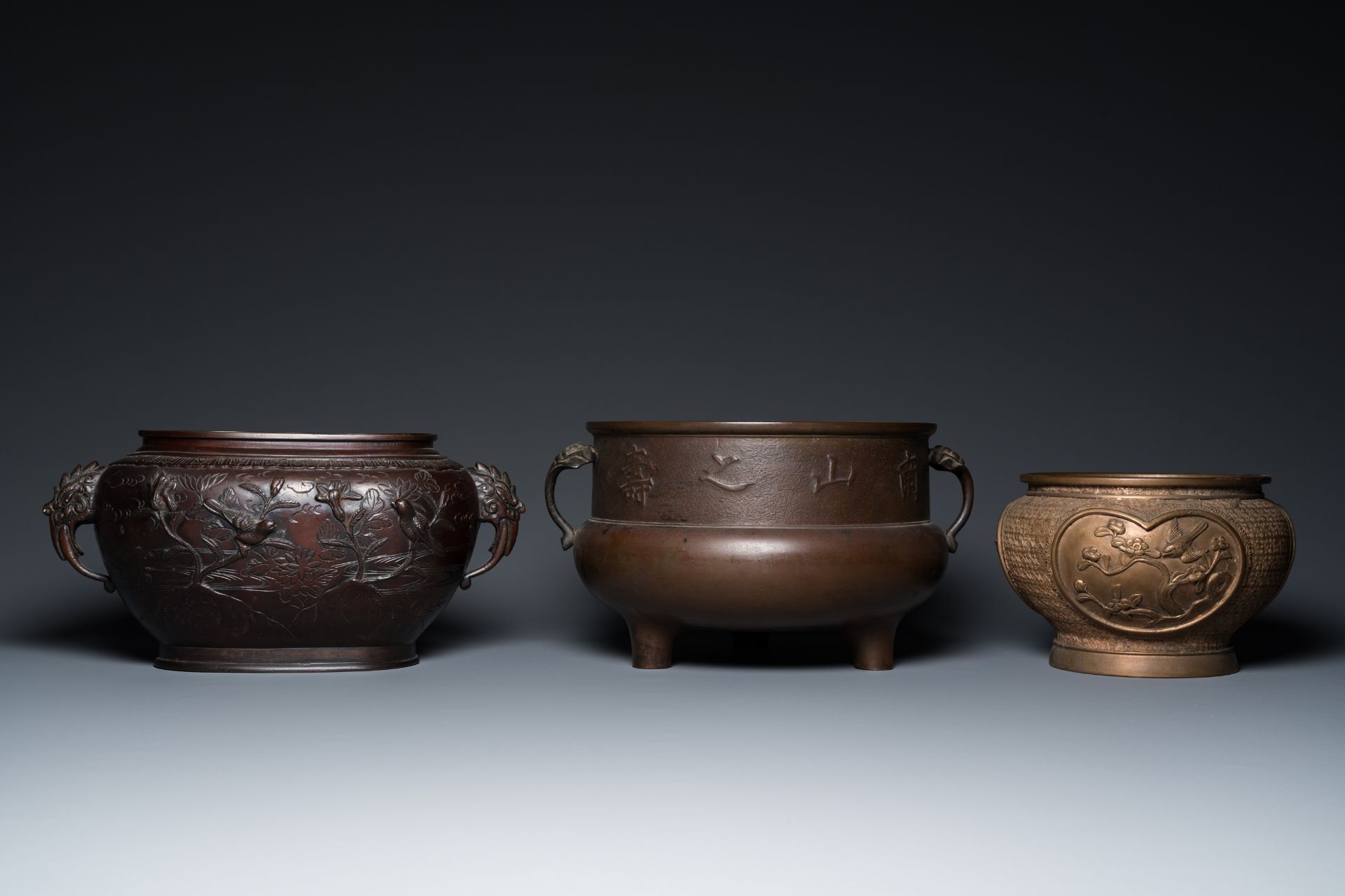 Six Japanese bronze vases and censers, Edo/Meiji, 18/19th C. - Image 4 of 13