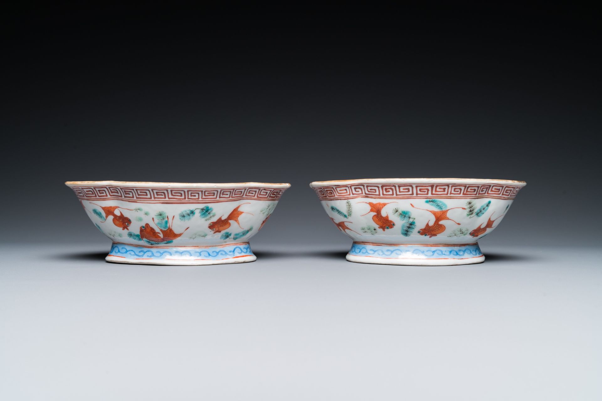 A varied collection of Chinese porcelain, 19/20th C. - Bild 12 aus 17