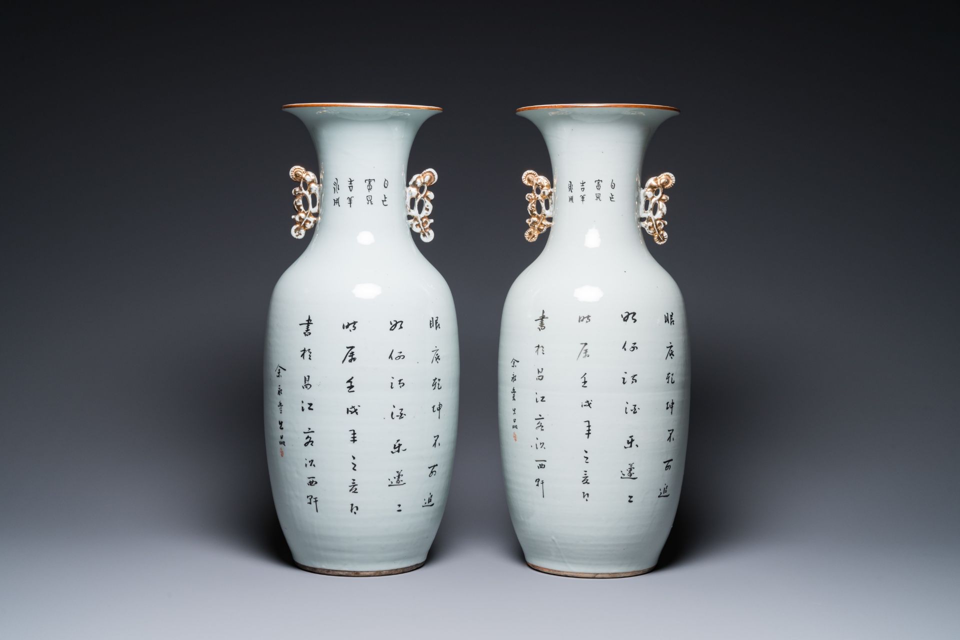 A pair of Chinese famille rose vases, signed Yu Yongfeng ä½™æ°¸è±, dated 1922 - Bild 3 aus 6