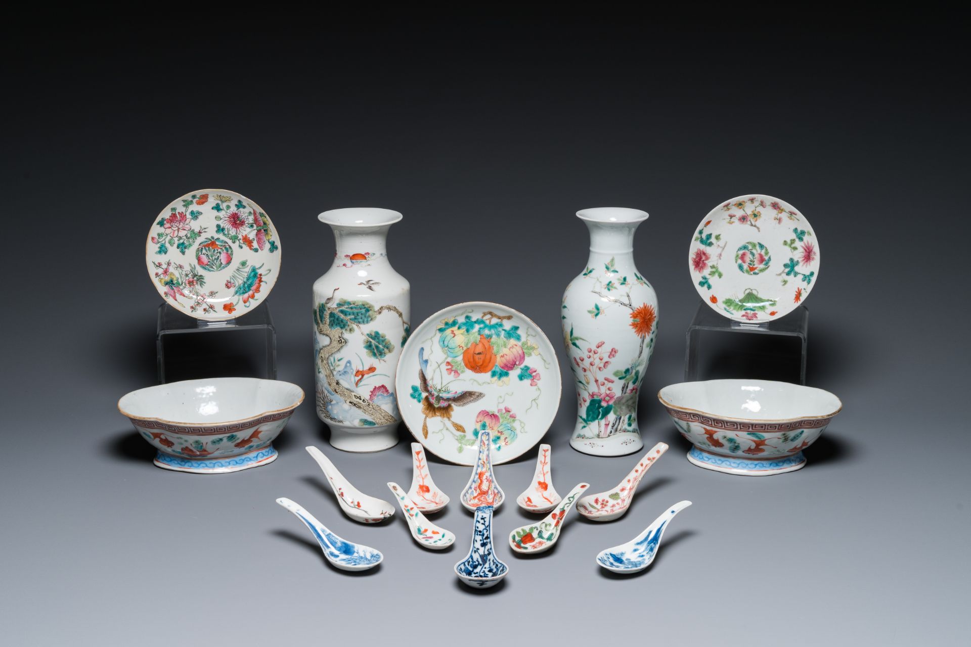 A varied collection of Chinese porcelain, 19/20th C.