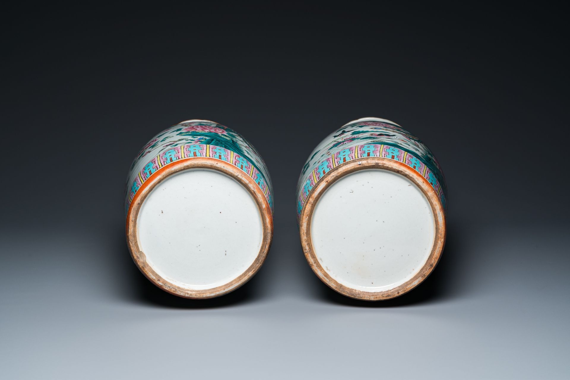 A pair of Chinese famille rose 'phoenixes and pheasants' vases, 19th C. - Image 6 of 6