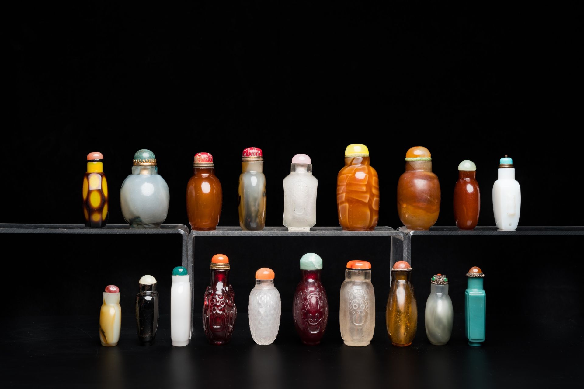 19 Chinese glass snuff bottles, 19/20th C. - Image 5 of 9