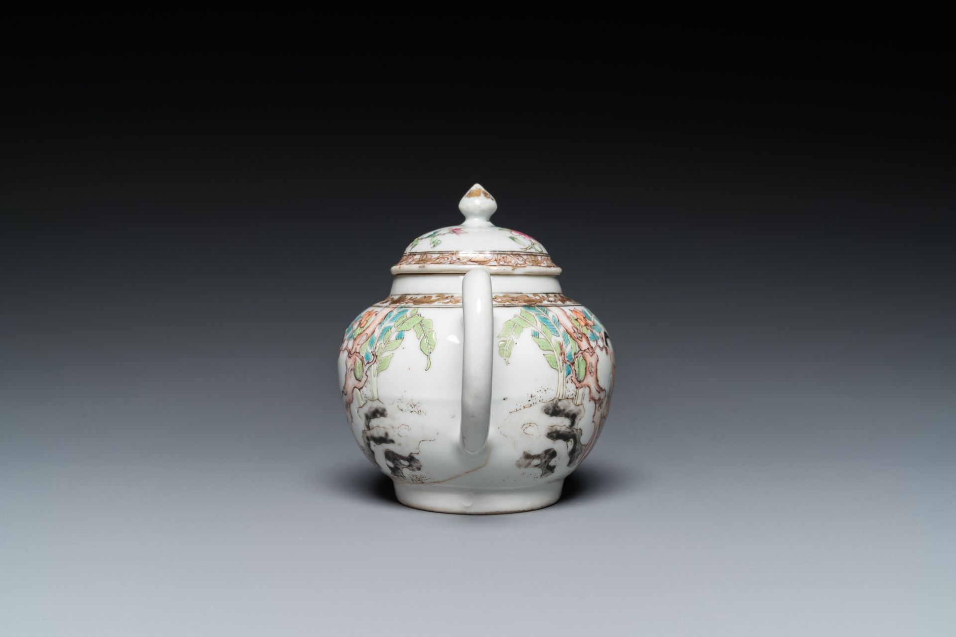 A fine Chinese famille rose teapot and cover, Yongzheng - Bild 5 aus 7