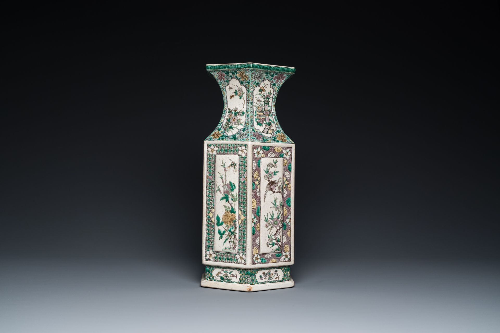 A Chinese hexagonal verte biscuit vase, 19th C. - Image 2 of 6