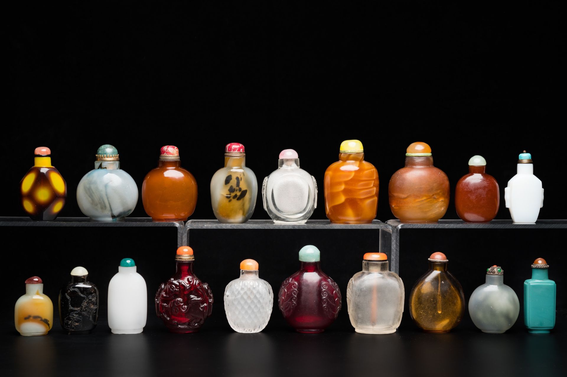 19 Chinese glass snuff bottles, 19/20th C. - Image 2 of 9