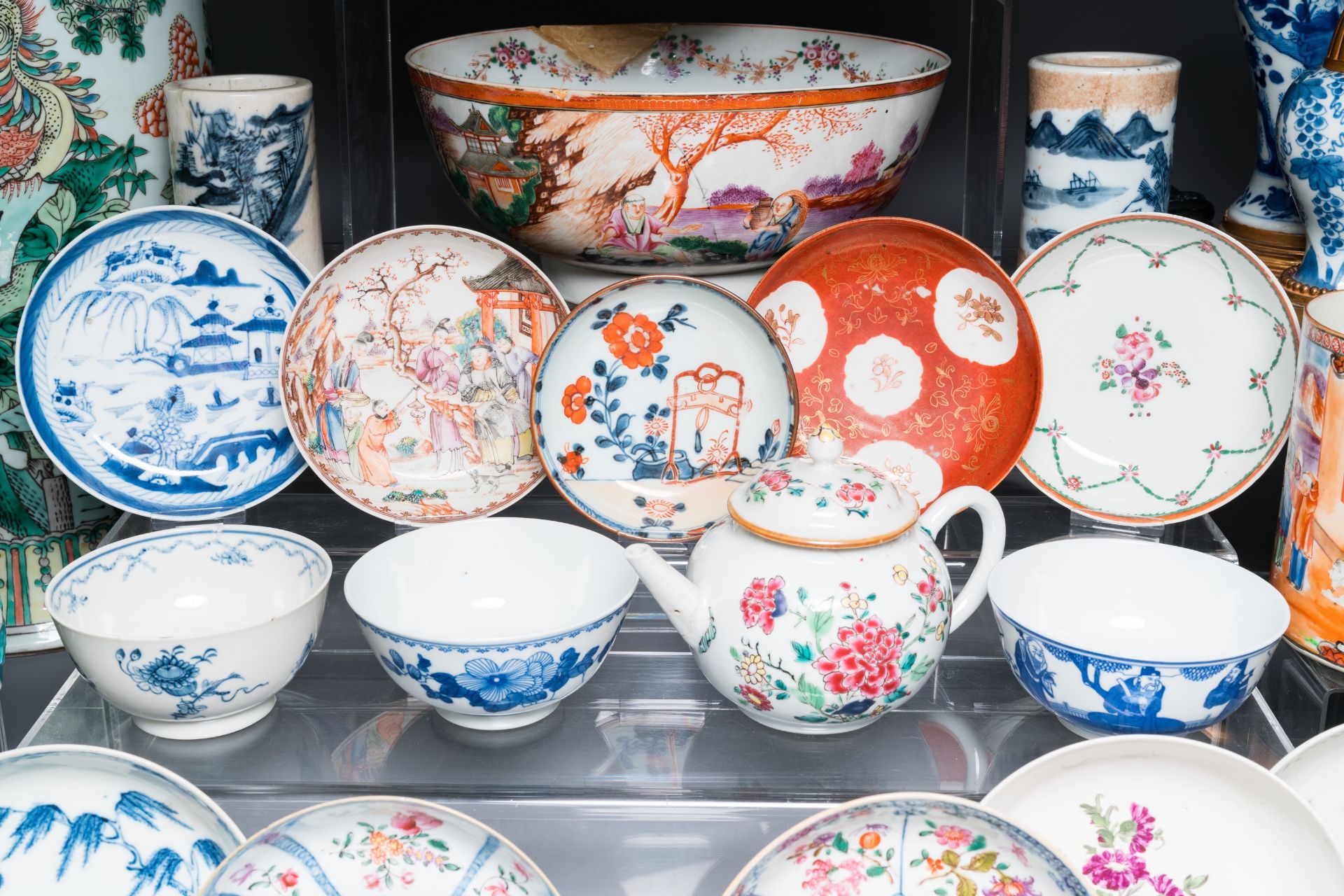 A varied collection of Chinese porcelain, Kangxi and later - Bild 8 aus 11