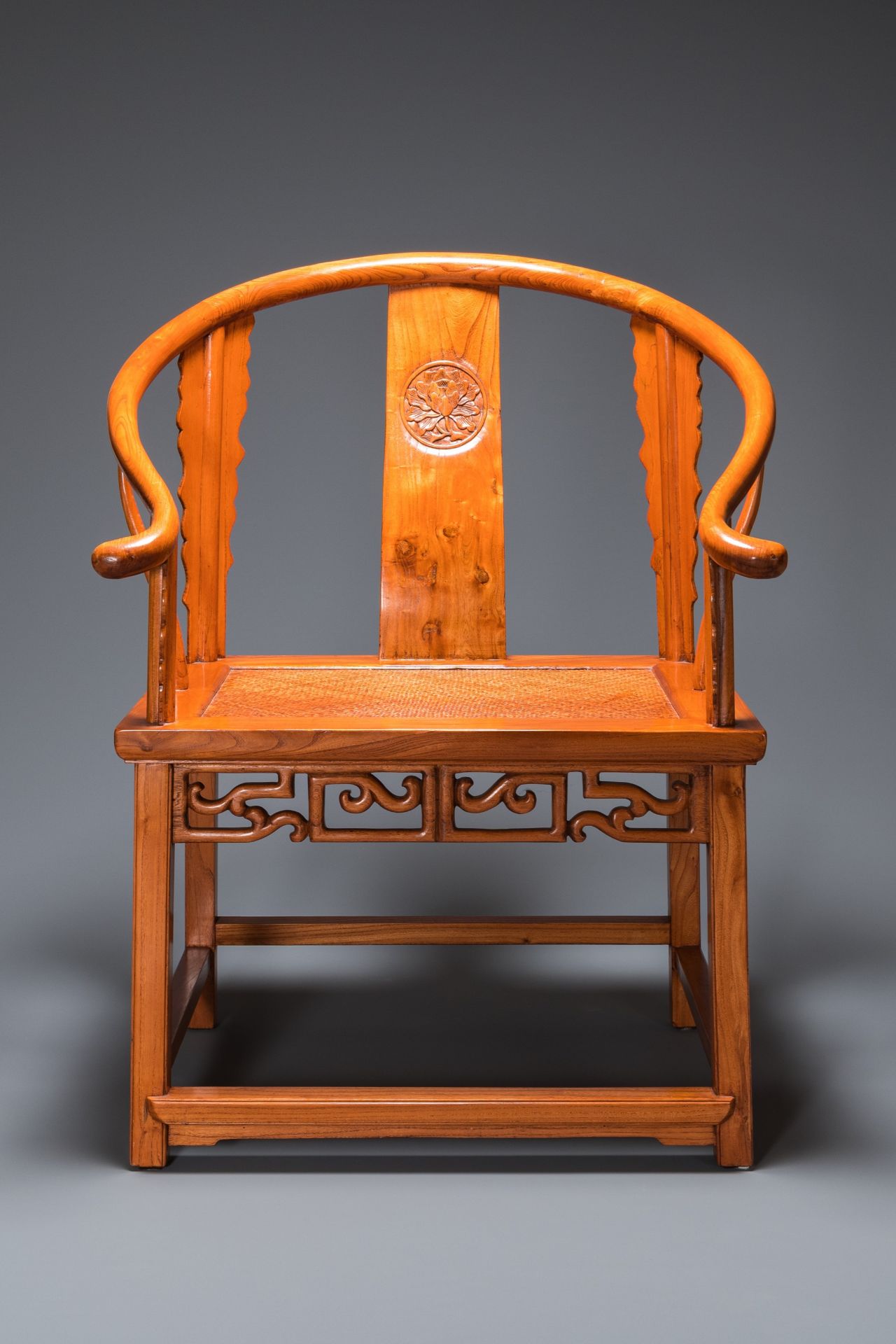 A pair of Chinese elmwood 'horseshoe' chairs, Republic - Image 2 of 20