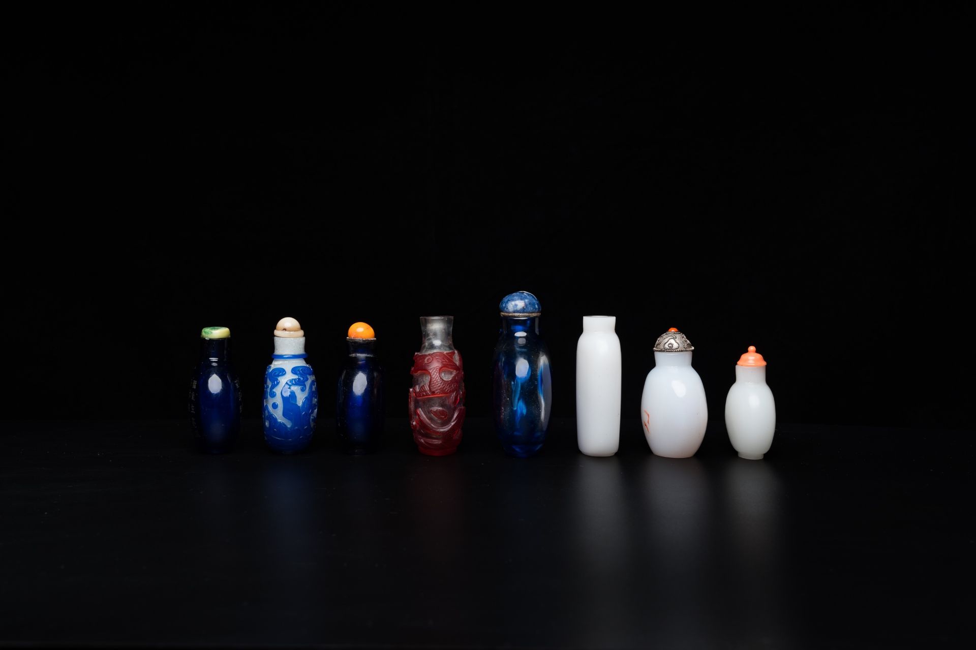 Eight Chinese glass snuff bottles, 19/20th C. - Image 4 of 9