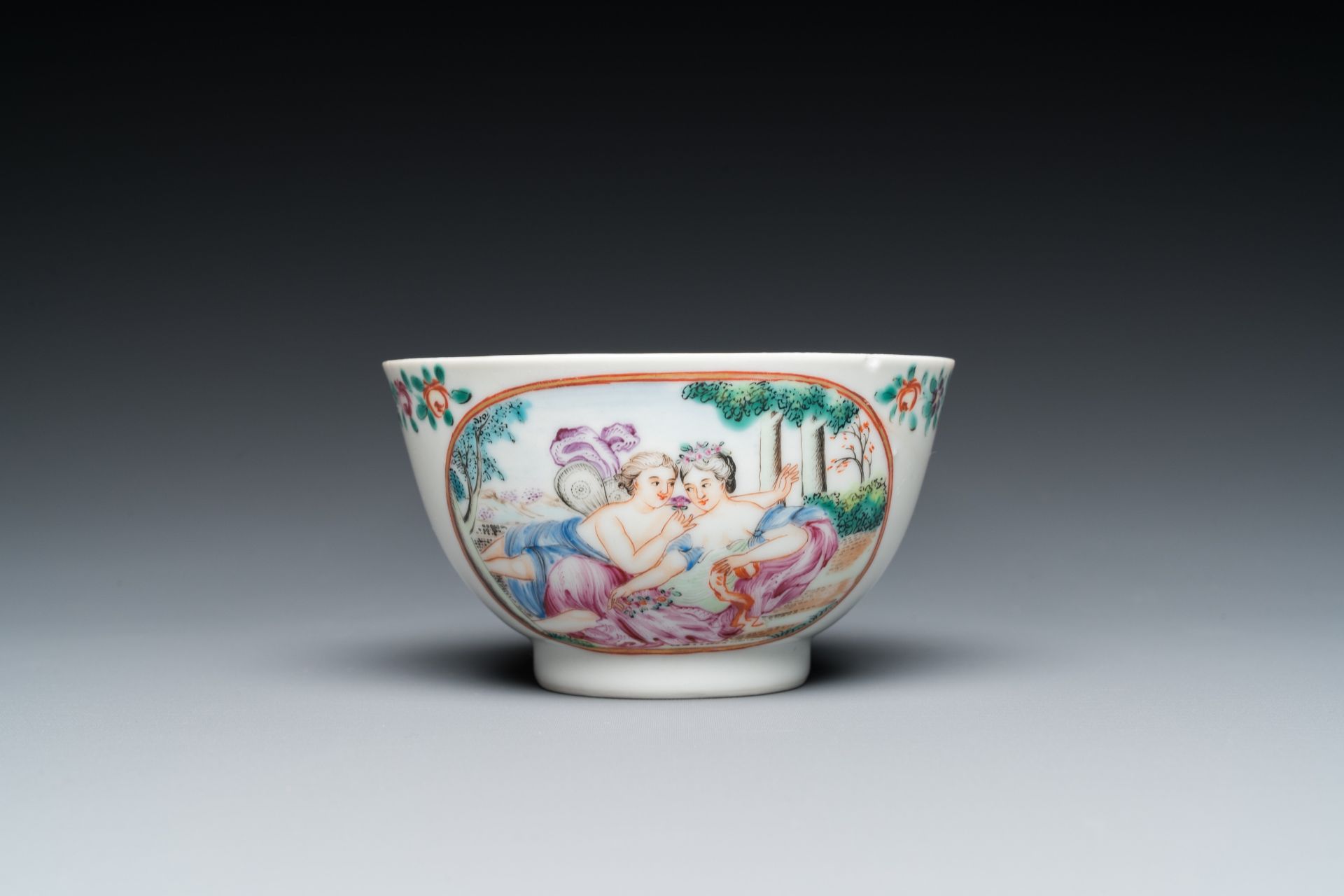 Four pieces of Chinese export porcelain with mythological and romantic subjects, Qianlong - Bild 4 aus 15