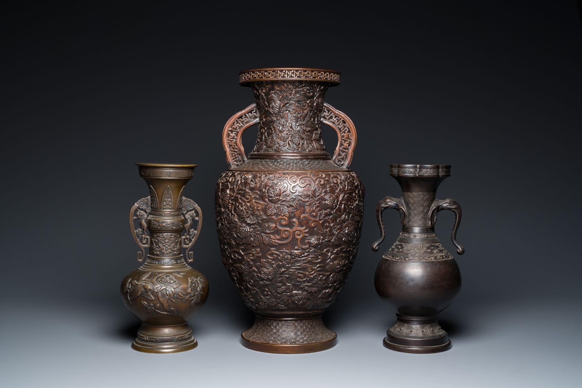 Six Japanese bronze vases and censers, Edo/Meiji, 18/19th C. - Image 8 of 13