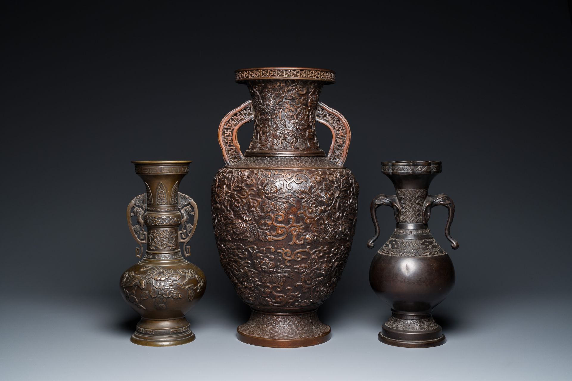 Six Japanese bronze vases and censers, Edo/Meiji, 18/19th C. - Image 10 of 13