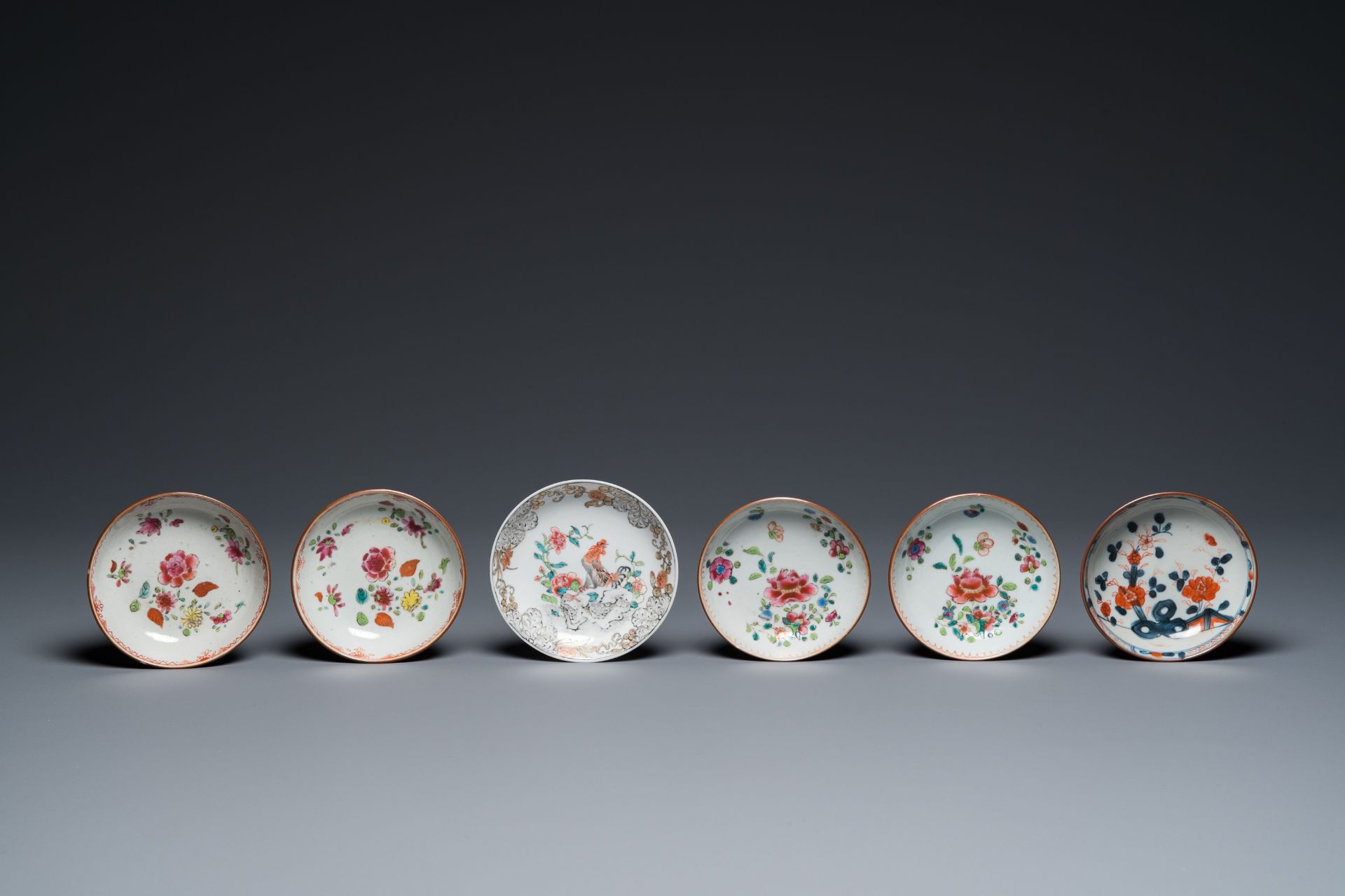 A varied collection of Chinese blue, white and famille rose porcelain, Yongzheng and later - Bild 6 aus 13