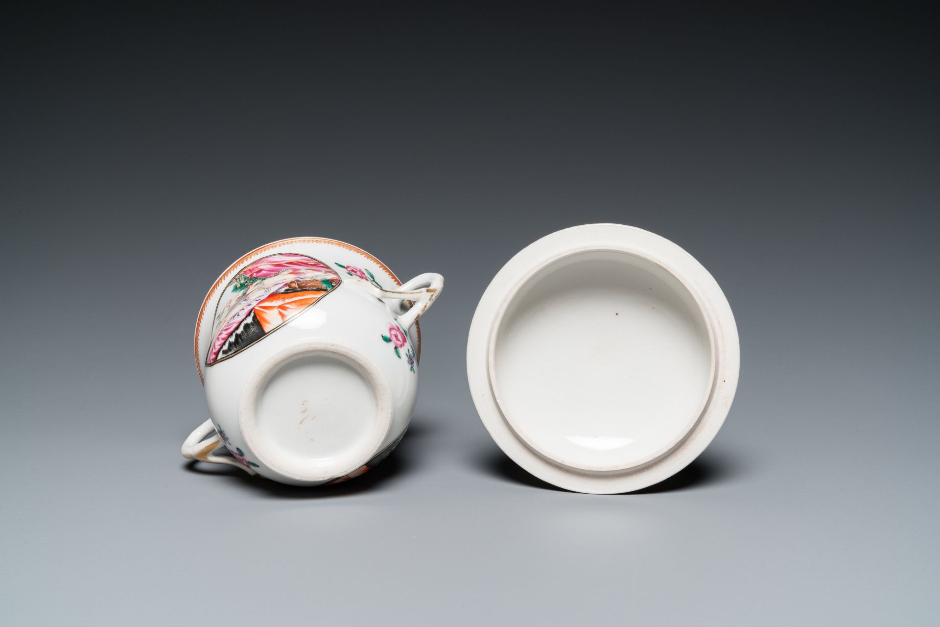 Four pieces of Chinese export porcelain with mythological and romantic subjects, Qianlong - Bild 15 aus 15