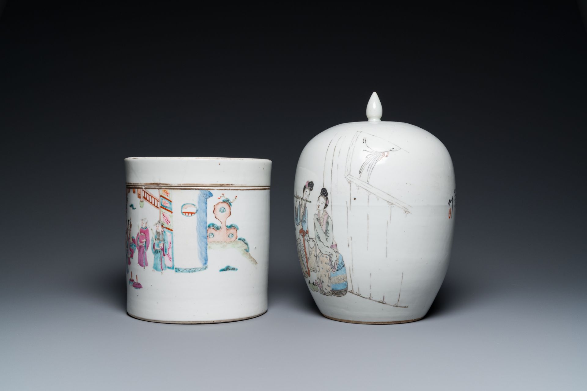 Four Chinese famille rose and qianjiang cai porcelain wares, 19/20th C. - Image 5 of 13