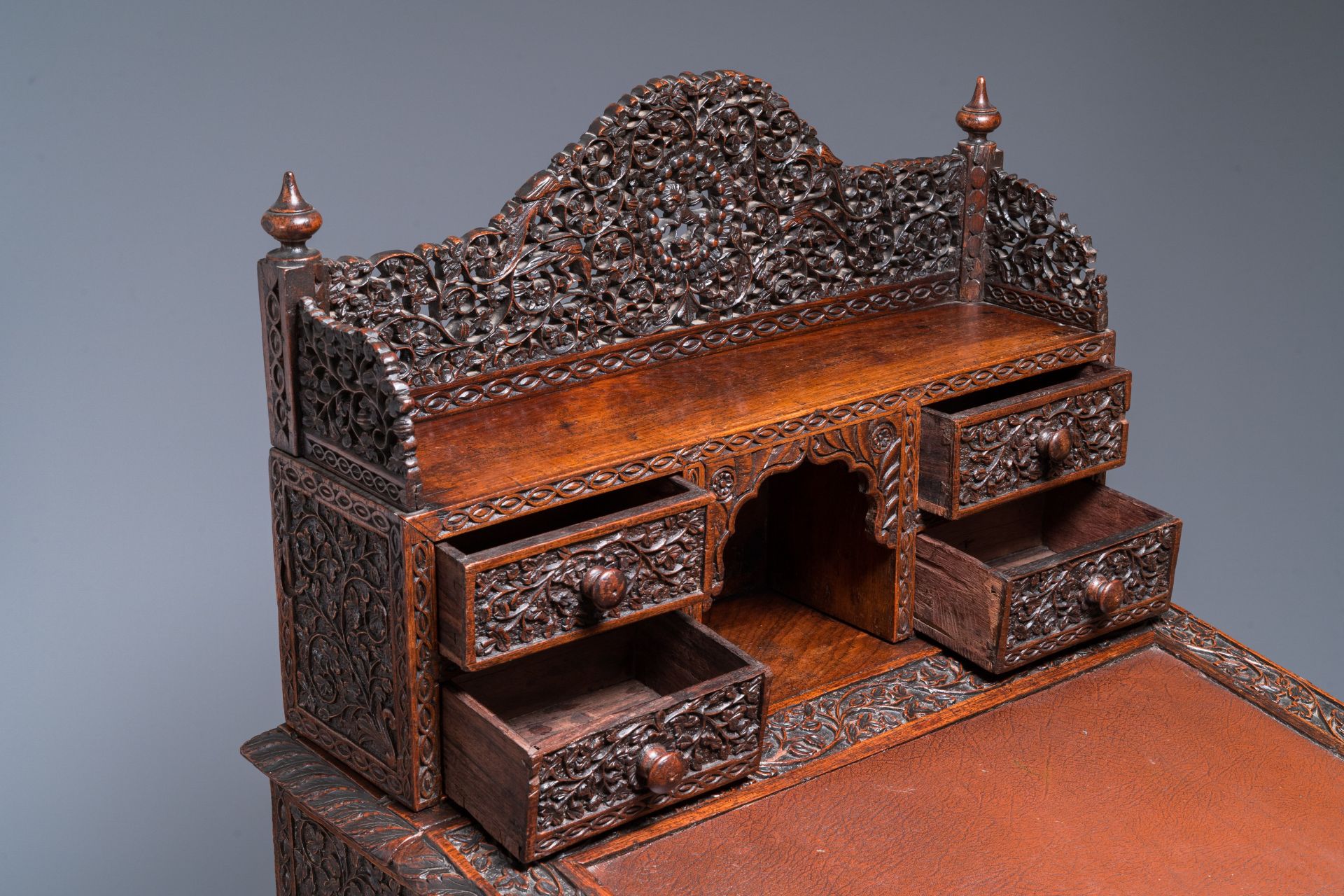 A colonial Anglo-Indian reticulated wooden desk with hidden compartment, 19th C. - Image 14 of 24