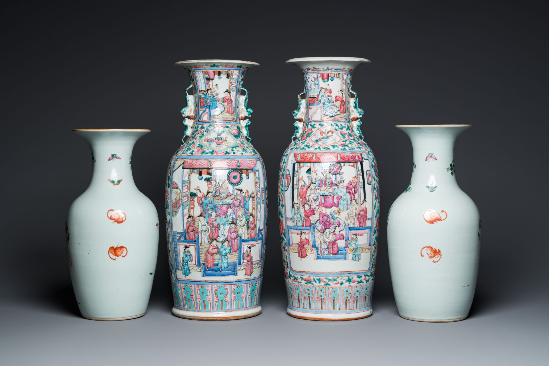 Two pairs of Chinese famille rose vases, 19th C. - Bild 5 aus 10