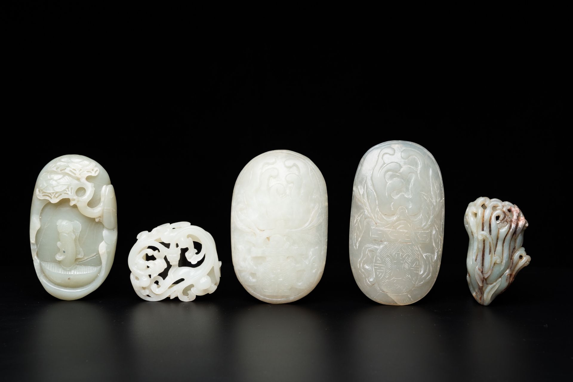 Five Chinese celadon and white jade carvings, 19/20th C. - Image 3 of 8