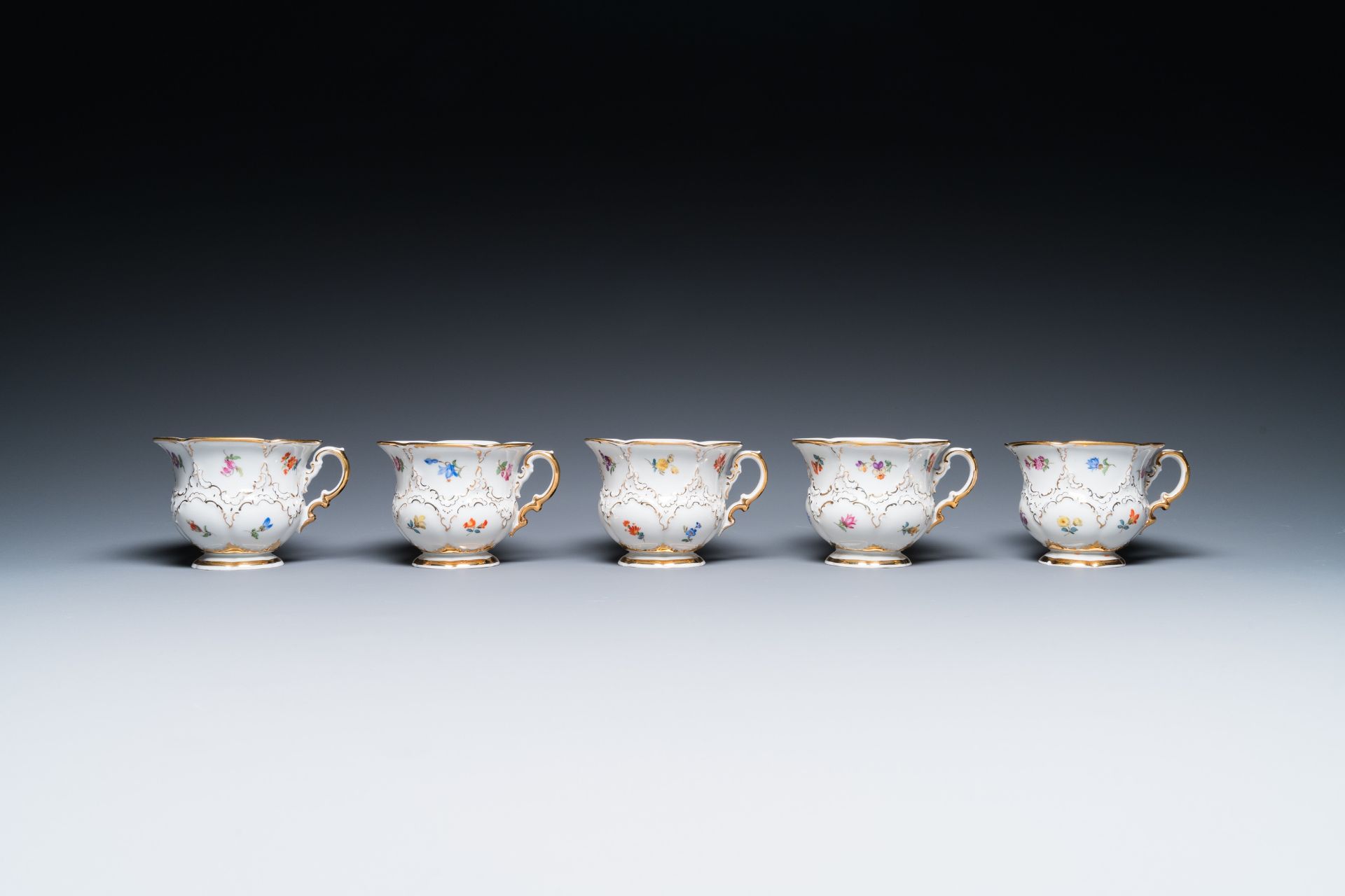 A Meissen porcelain 43-piece service with floral design, Germany, 19/20th C. - Bild 10 aus 22