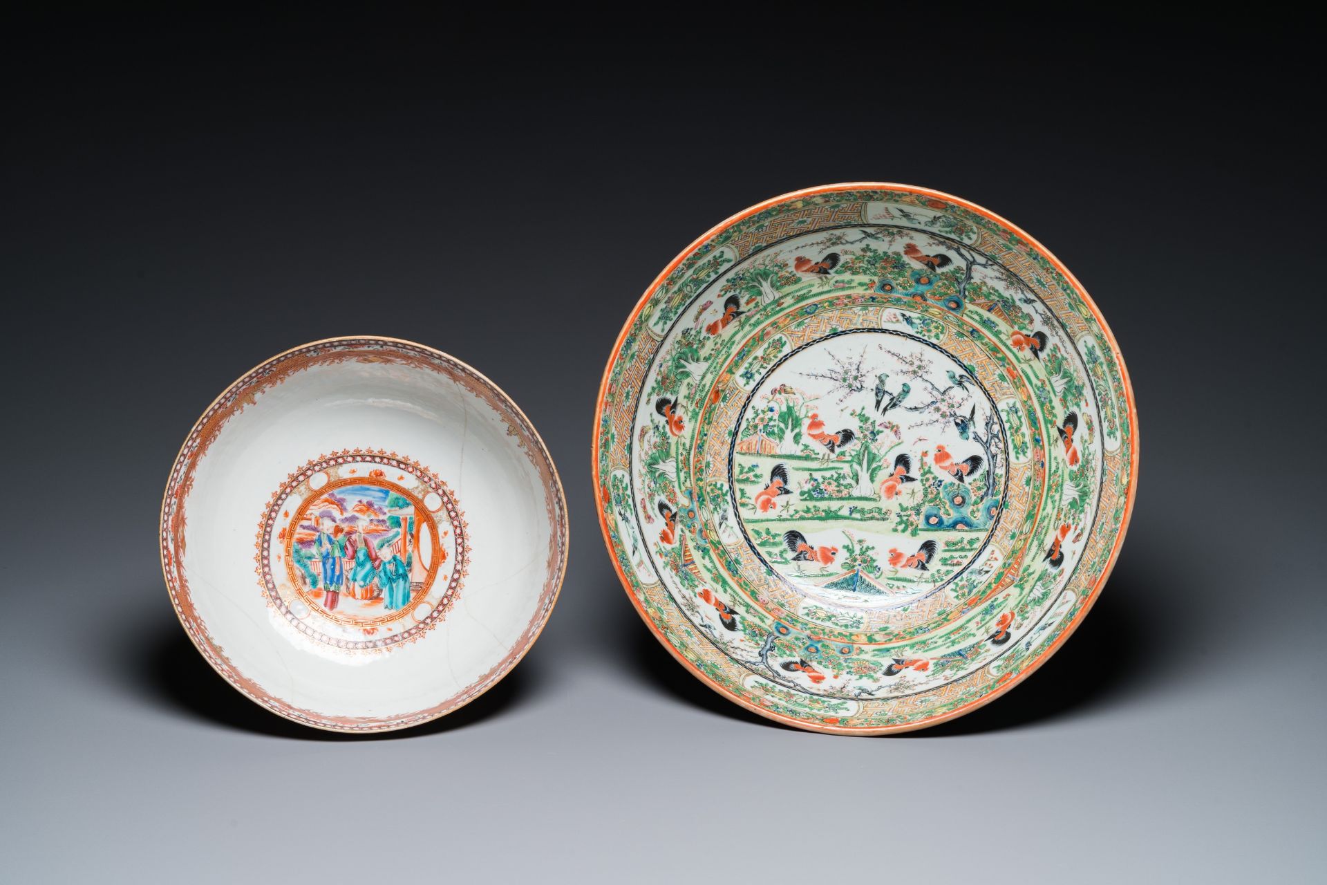 Two Chinese Canton famille rose bowls, a vase and a gilt-lacquered box, Qianlong and later - Bild 6 aus 22