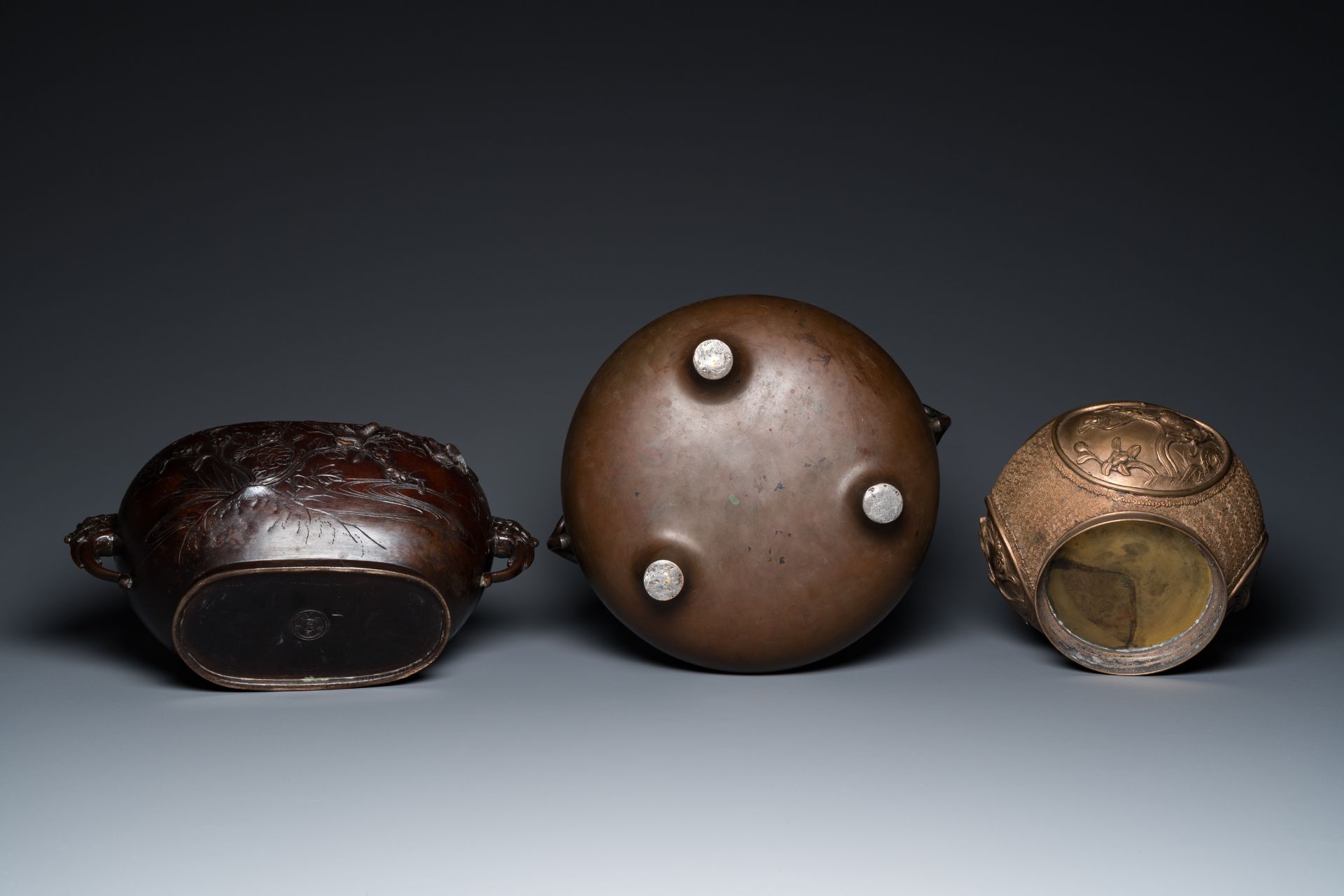 Six Japanese bronze vases and censers, Edo/Meiji, 18/19th C. - Image 7 of 13