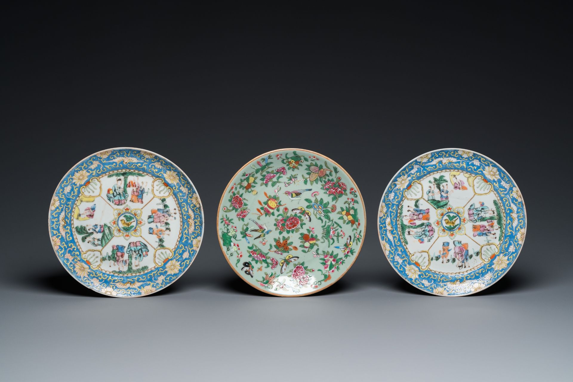 An extensive collection of Chinese Canton famille rose porcelain, 19th C. - Image 6 of 13