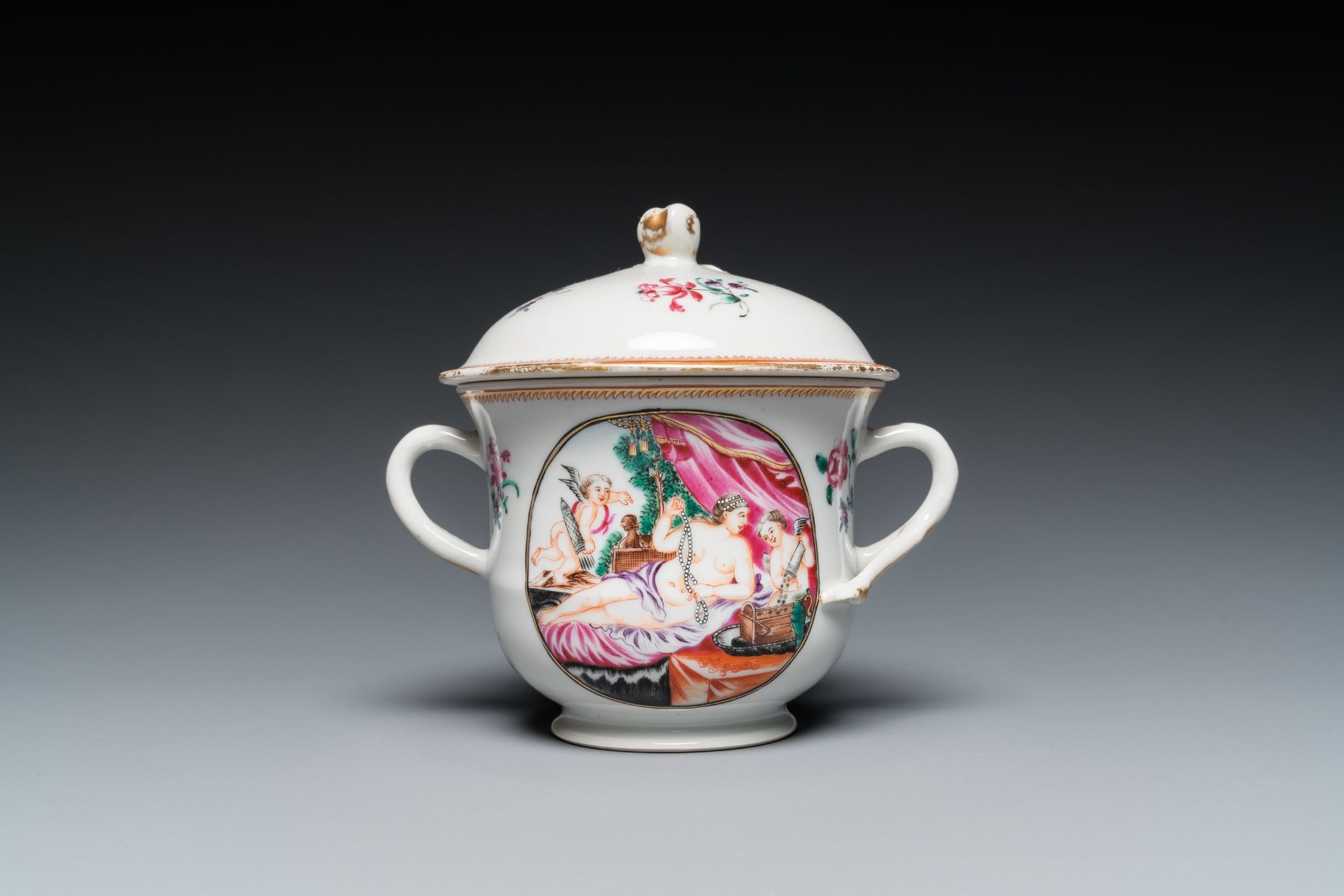 Four pieces of Chinese export porcelain with mythological and romantic subjects, Qianlong - Bild 12 aus 15