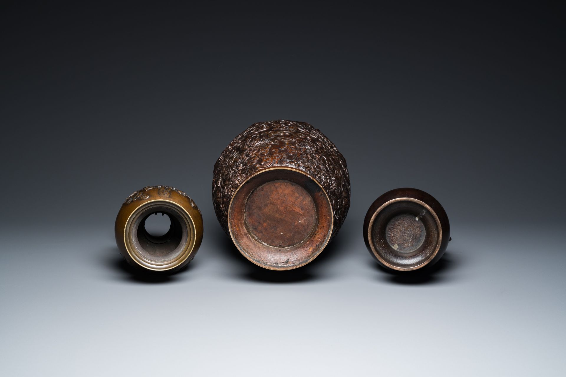 Six Japanese bronze vases and censers, Edo/Meiji, 18/19th C. - Image 13 of 13