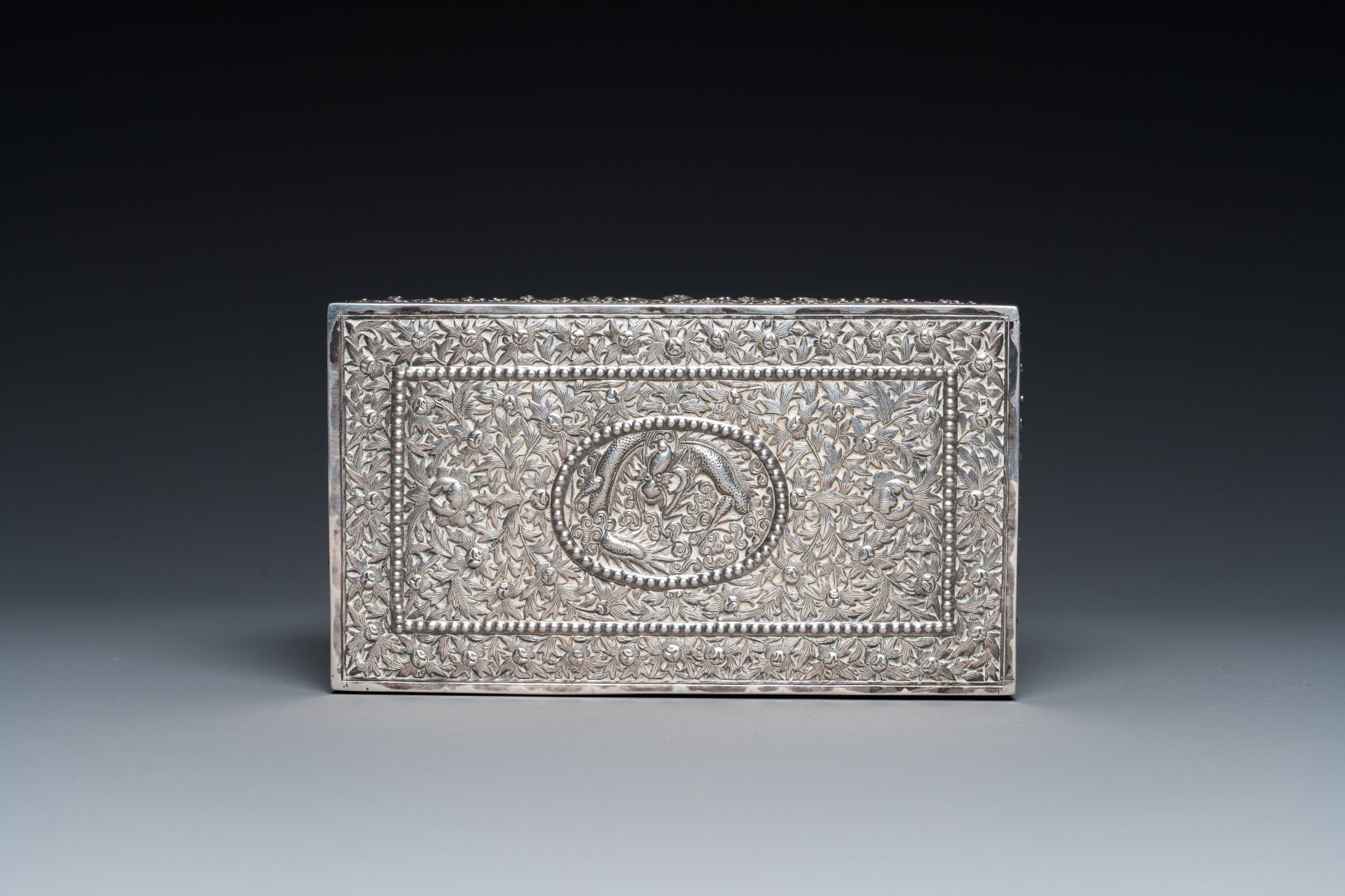 A rectangular Thai silver box, 19/20th C. - Image 6 of 8