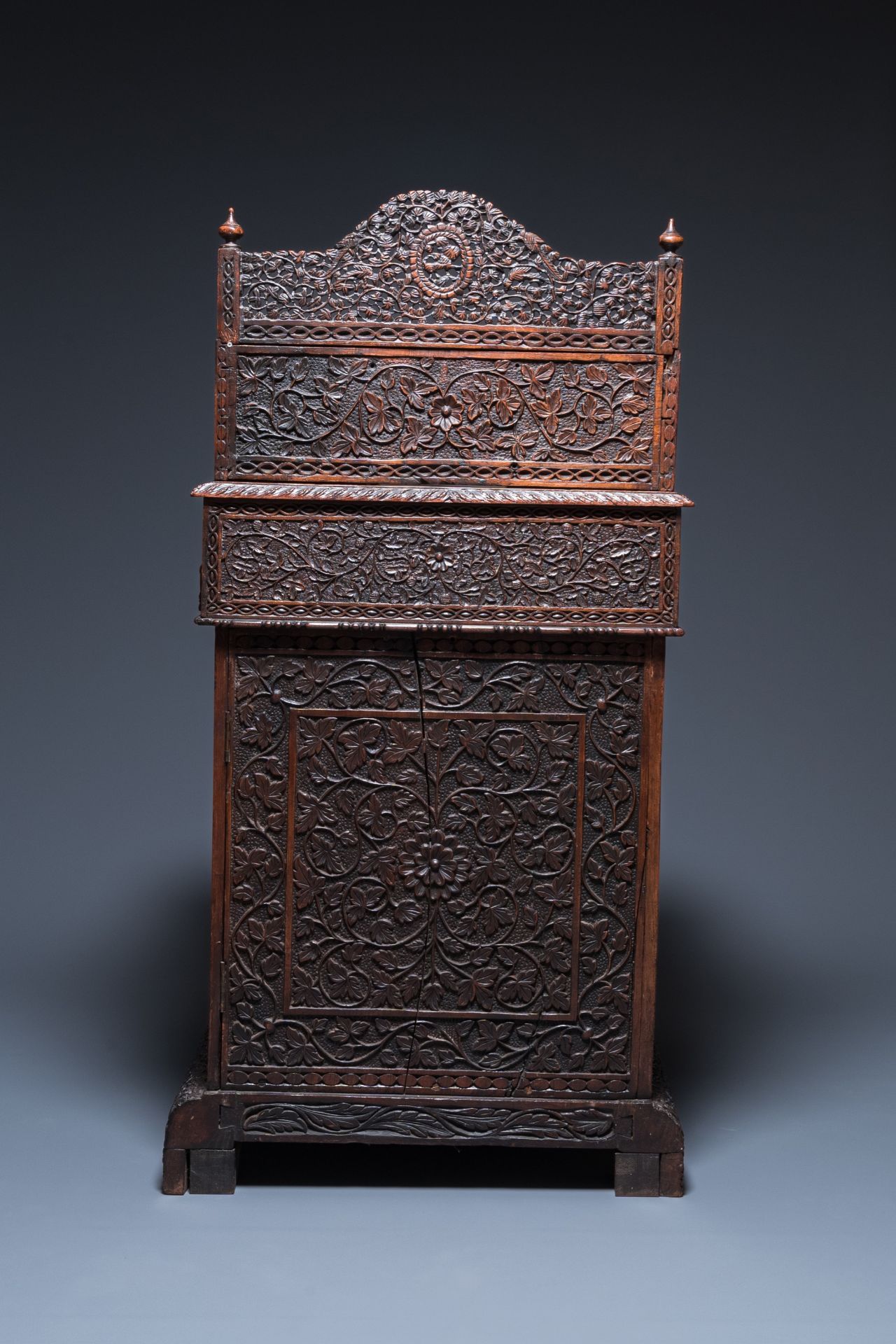 A colonial Anglo-Indian reticulated wooden desk with hidden compartment, 19th C. - Image 7 of 24