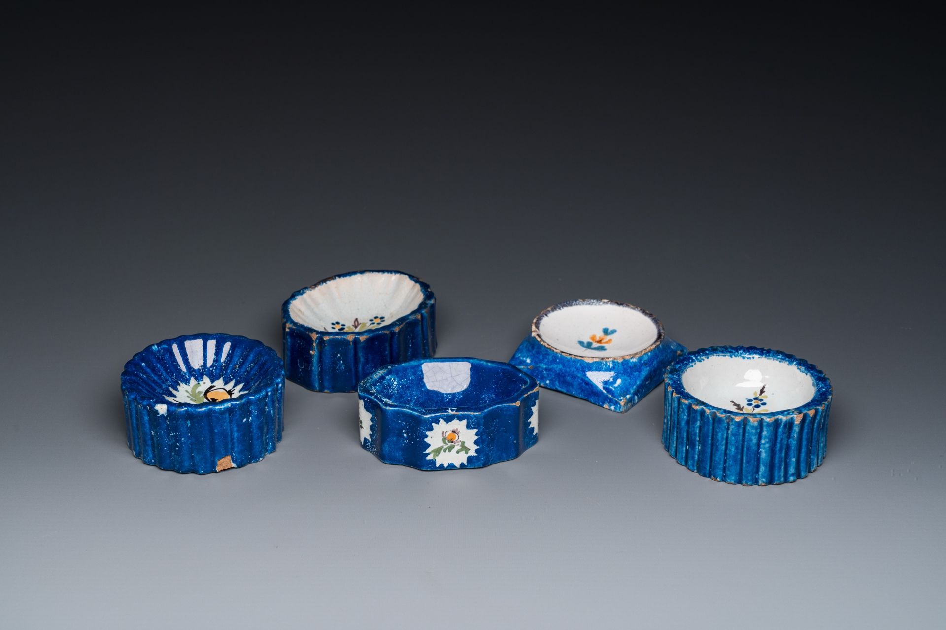 Five polychrome Brussels faience salts, 18/19th C. - Image 2 of 8