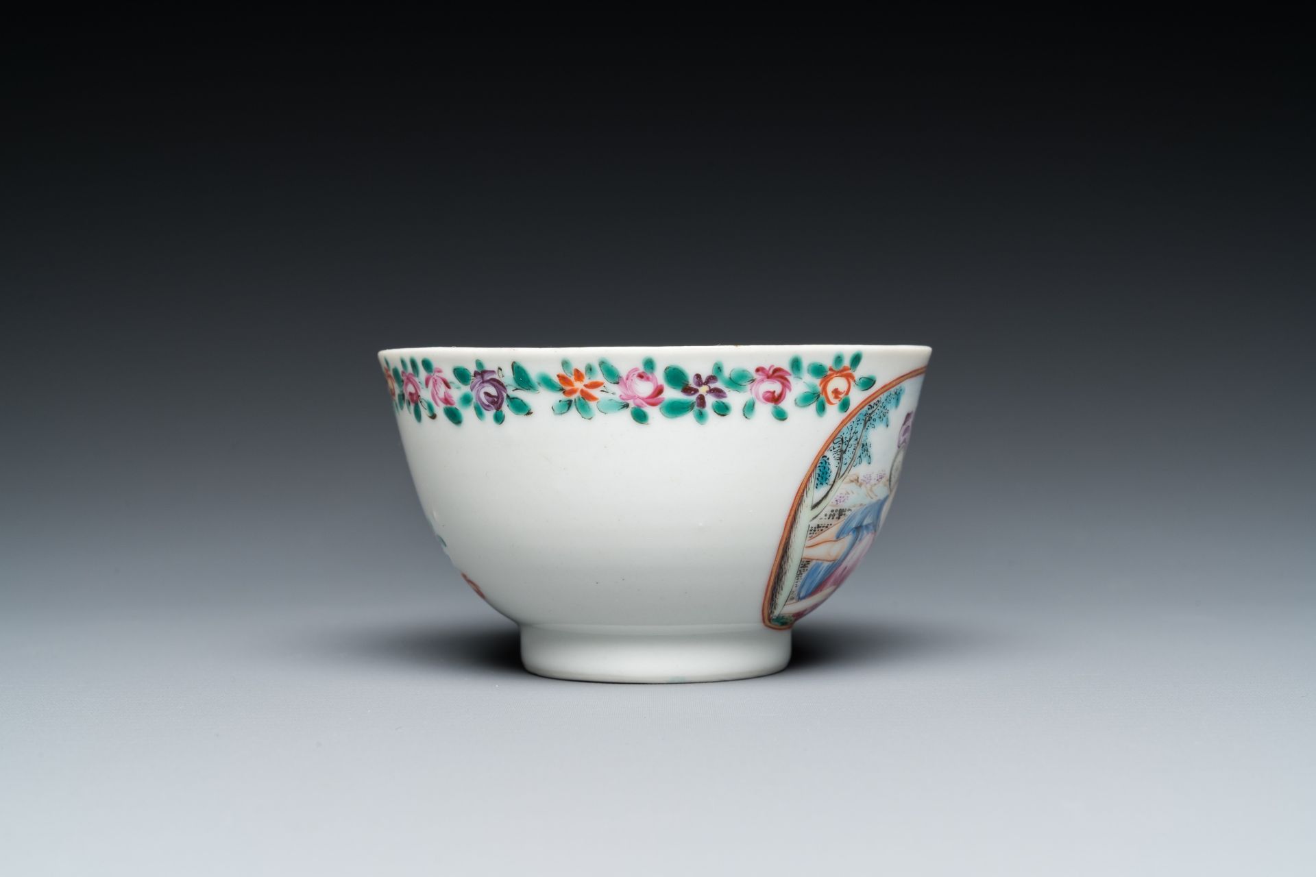 Four pieces of Chinese export porcelain with mythological and romantic subjects, Qianlong - Bild 5 aus 15