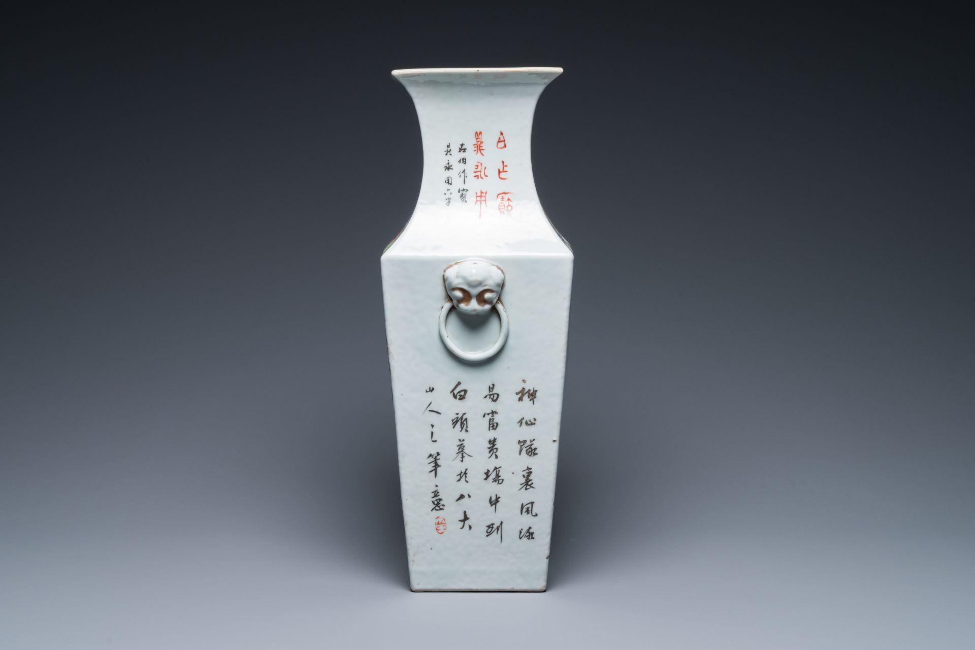 A Chinese square qianjiang cai vase, signed Ma Qingyun é¦¬æ…¶é›², dated 1914 - Bild 3 aus 6