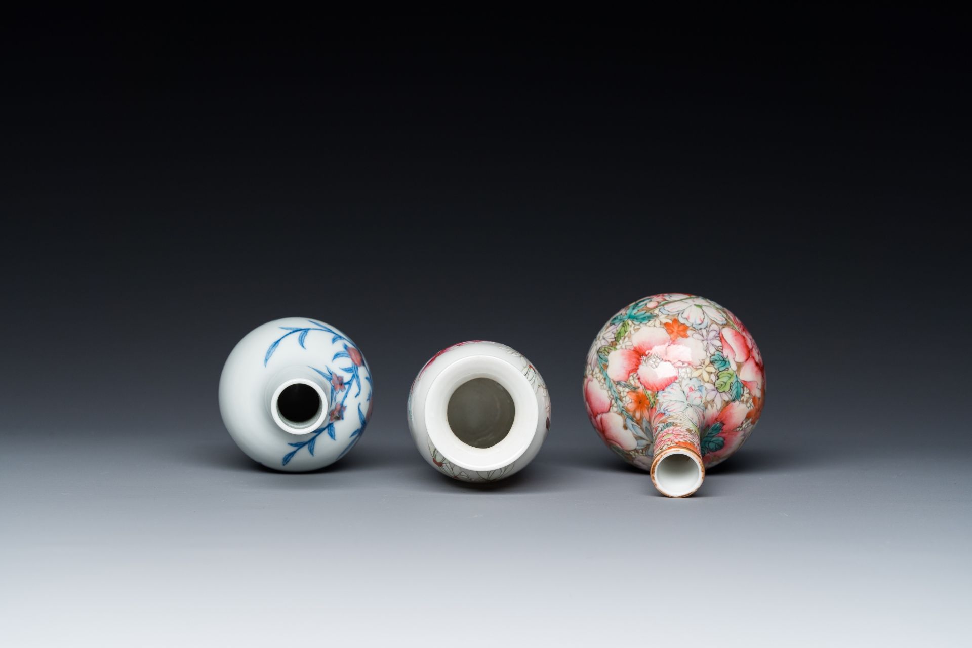 Three Chinese famille rose and blue, white and copper-red vases, 19/20th C. - Image 6 of 7