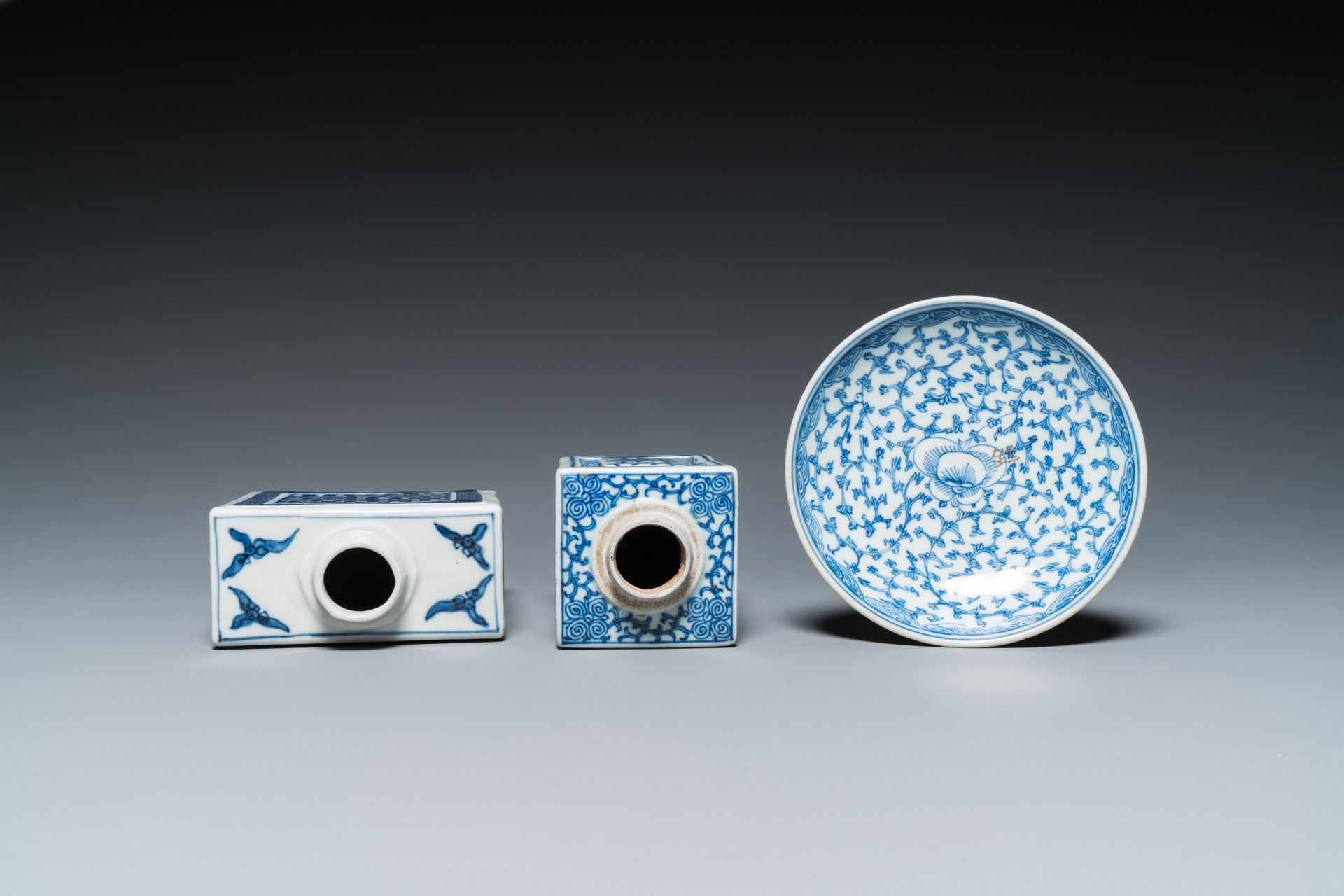 13 pieces of blue and white Chinese porcelain, 18/20th C. - Image 10 of 17