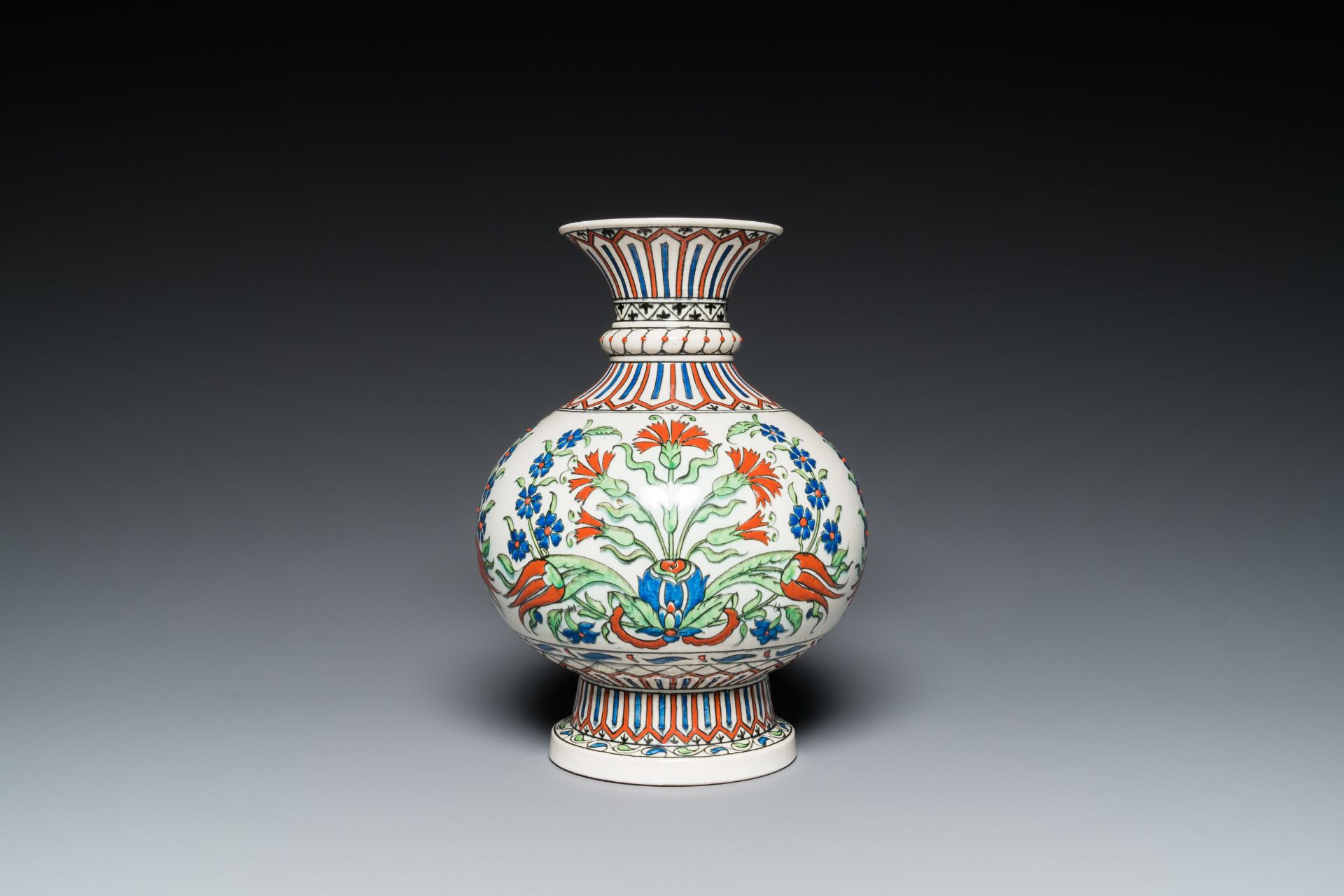 An Iznik-style vase, Samson, France, 19th C. - Image 3 of 6