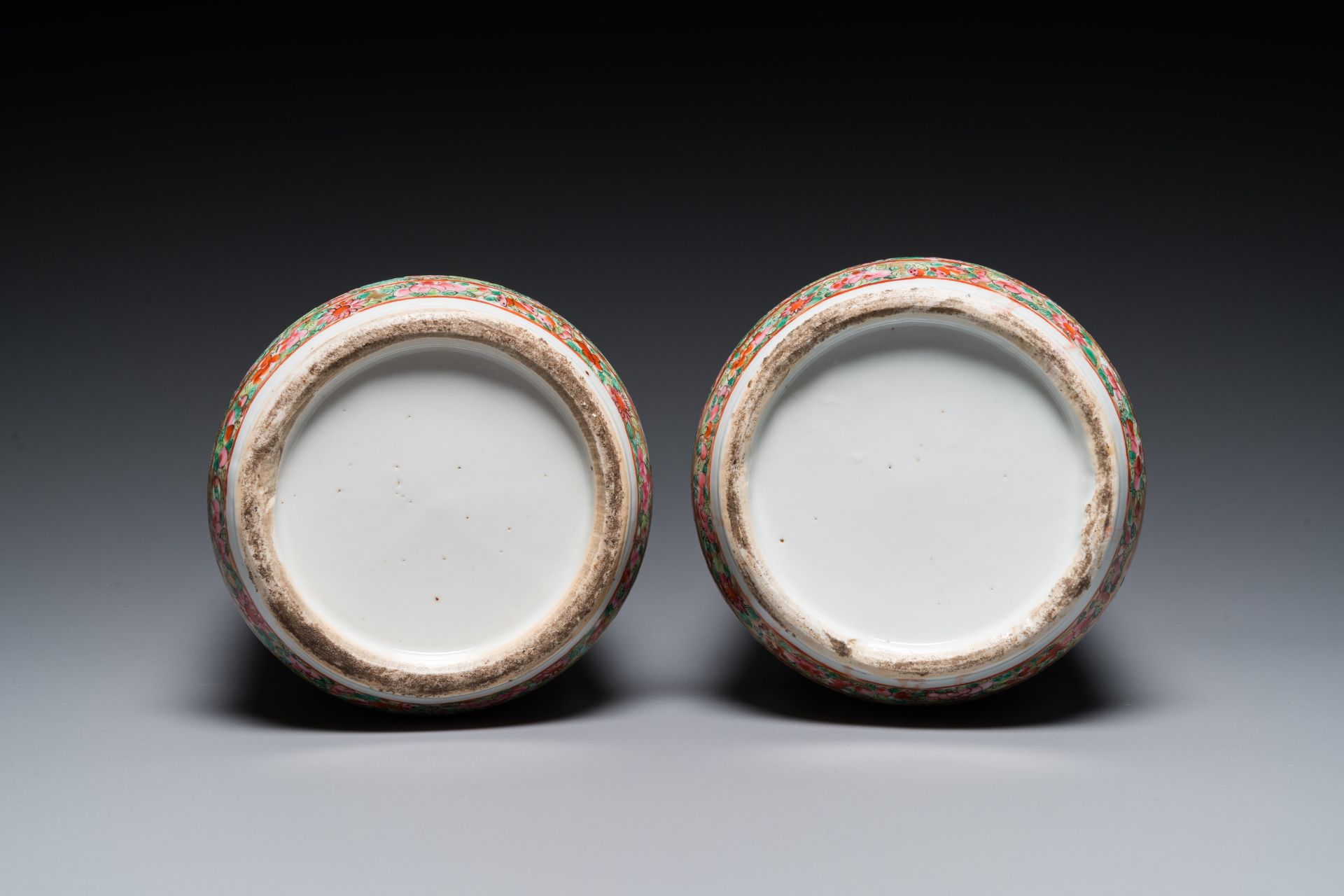 A pair of Chinese Canton famille rose vases and a pair of blue and white covered jars, 19th C. - Image 7 of 13