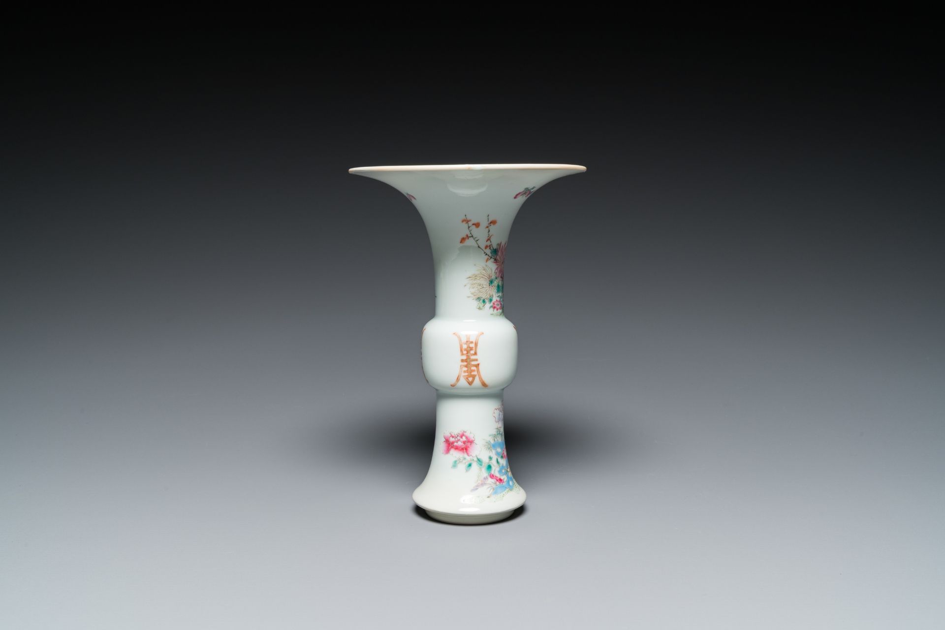 Two Chinese famille rose 'dragon' bowls and a vase with floral design, 19/20th C. - Image 3 of 13