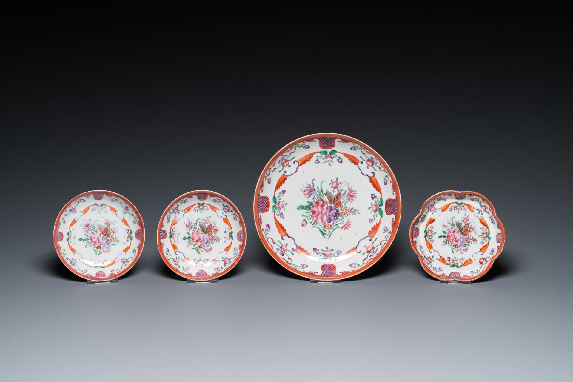 A Chinese famille rose 20-piece tea service with floral design, Qianlong - Image 4 of 17