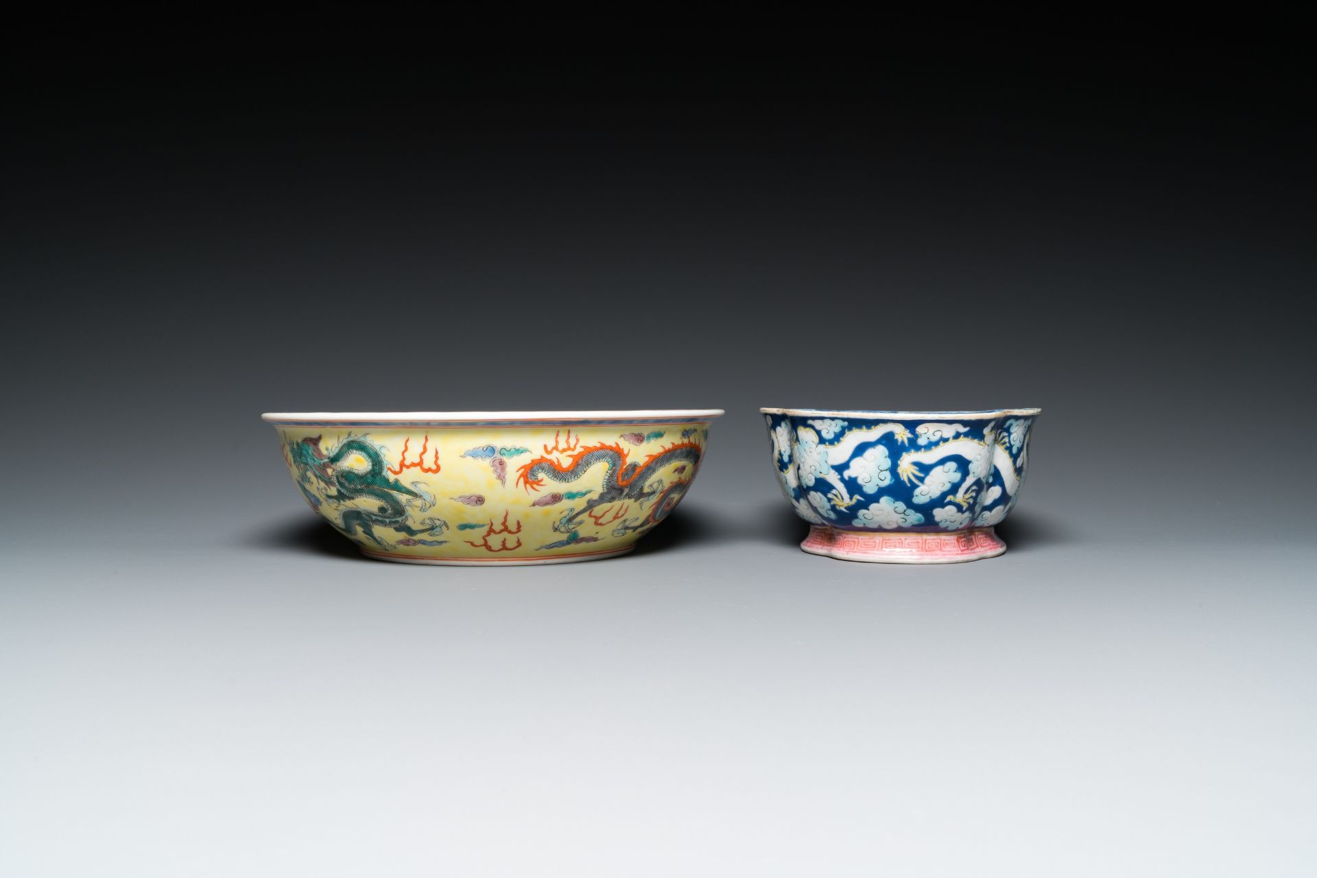 Two Chinese famille rose 'dragon' bowls and a vase with floral design, 19/20th C. - Image 9 of 13