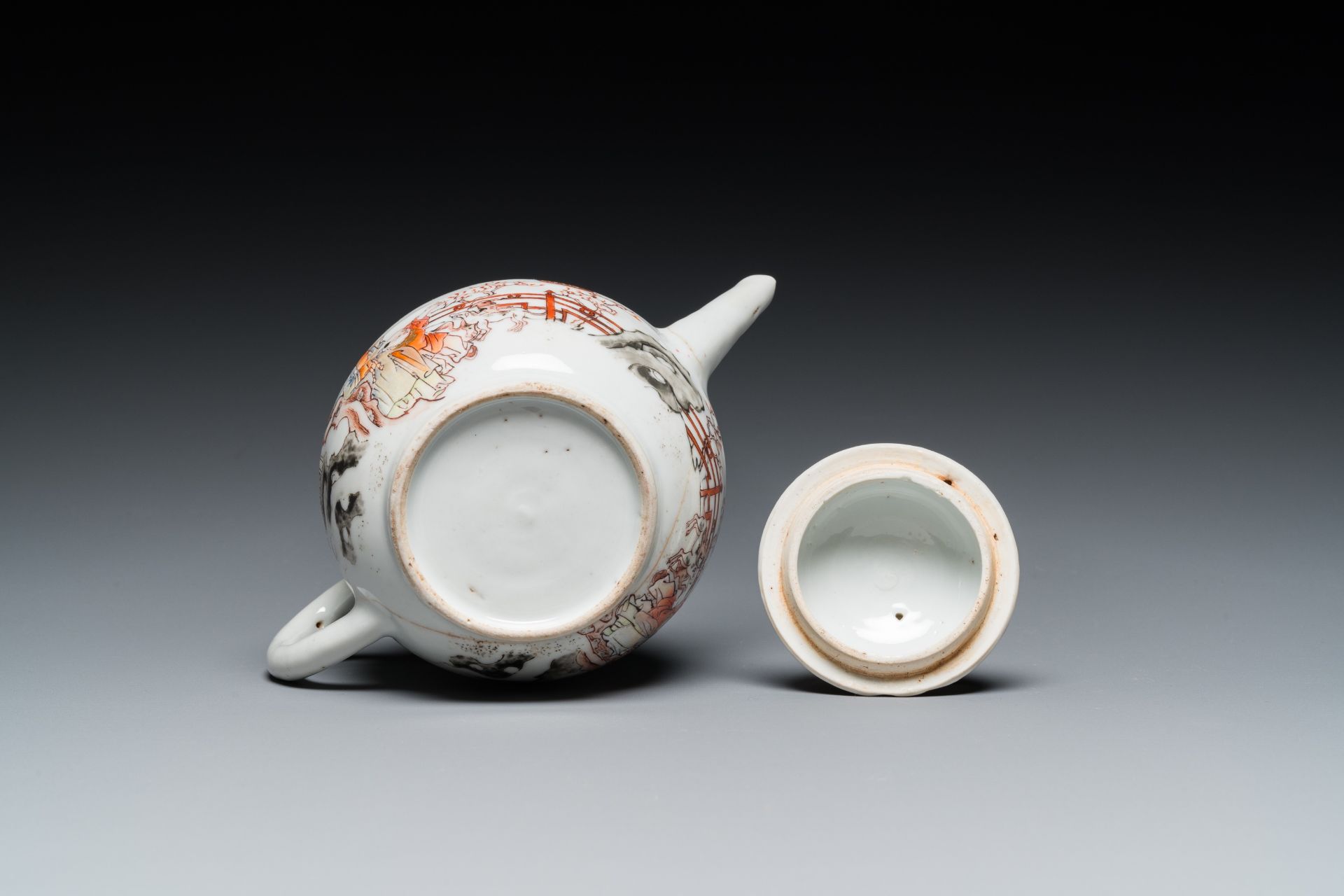 A fine Chinese famille rose teapot and cover, Yongzheng - Bild 7 aus 7