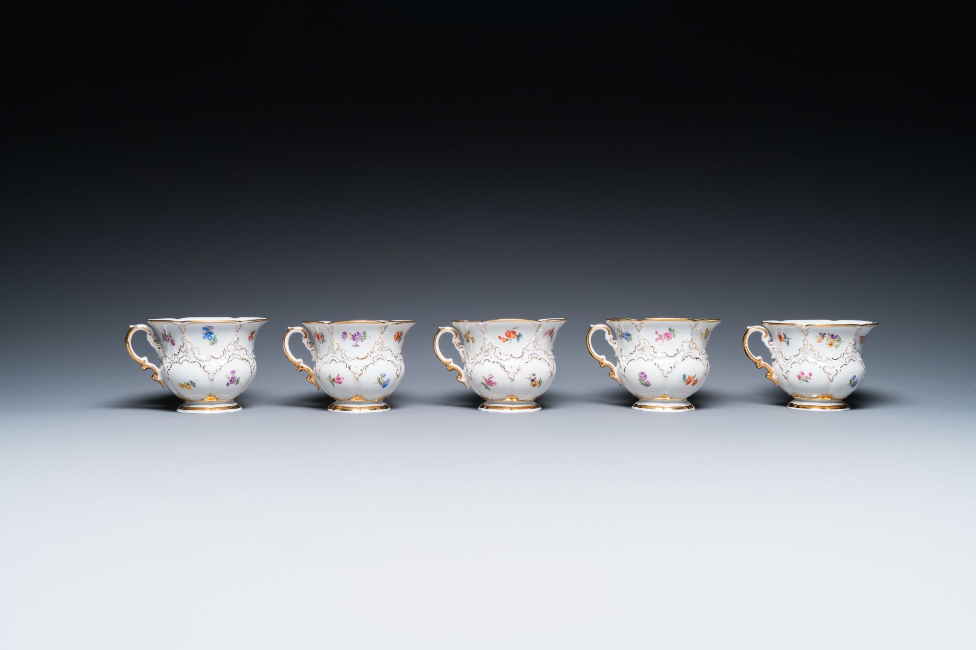 A Meissen porcelain 43-piece service with floral design, Germany, 19/20th C. - Bild 8 aus 22