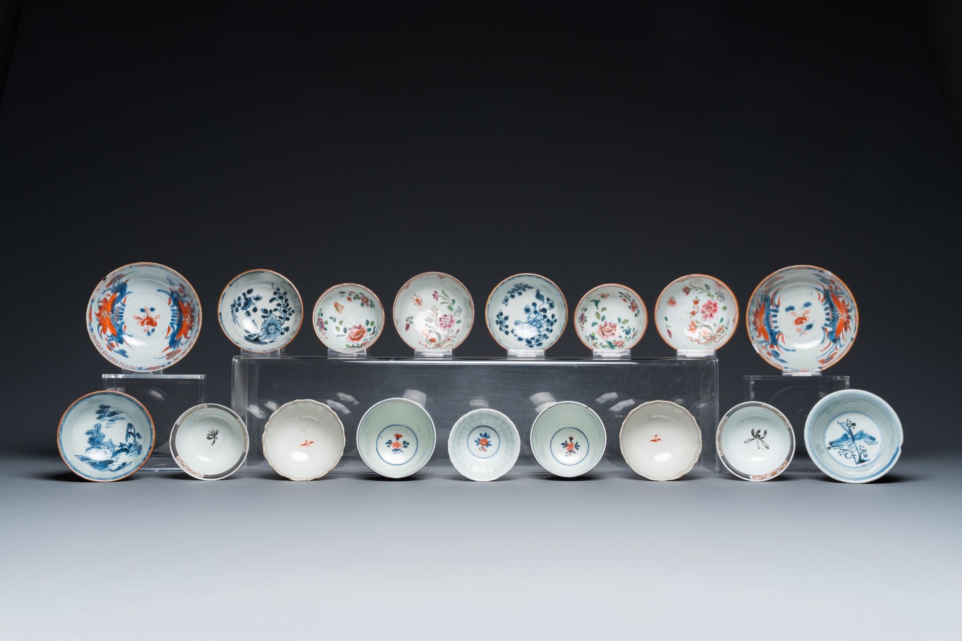 A varied collection of Chinese cups and saucers, 18/19th C. - Bild 12 aus 13