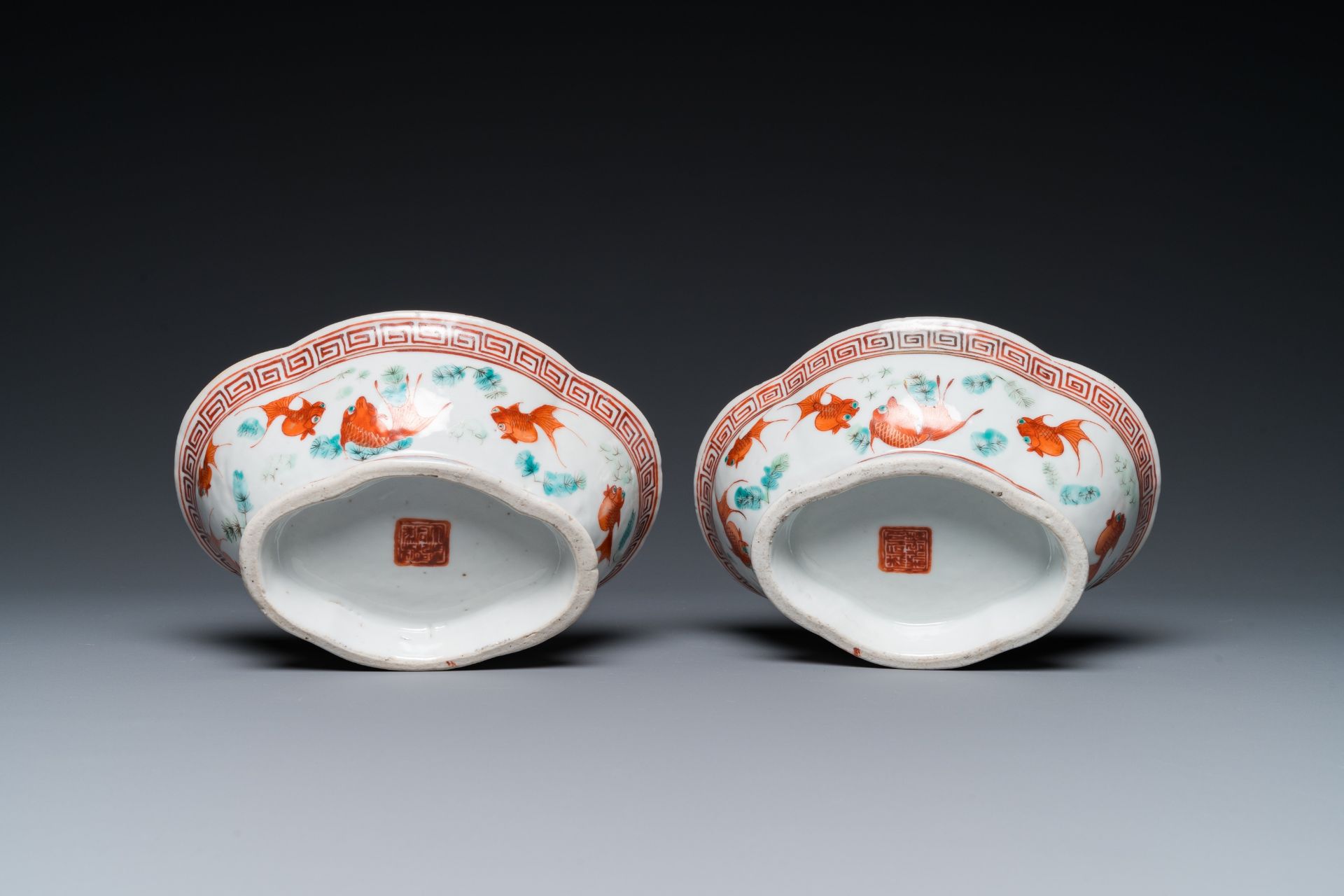 A varied collection of Chinese porcelain, 19/20th C. - Bild 16 aus 17