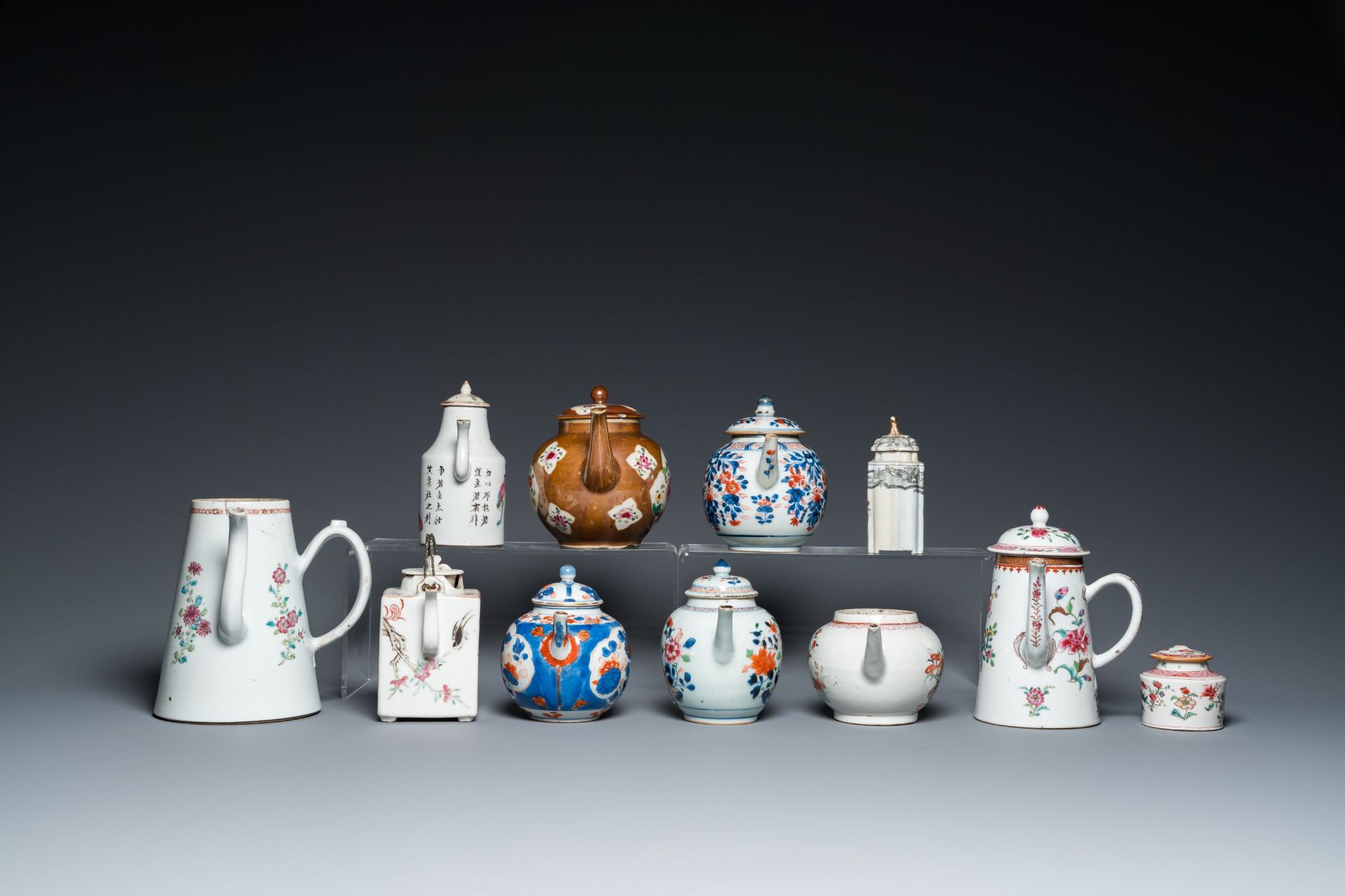 A large selection of Chinese famille rose and Imari-style tea wares, Yongzheng/Qianlong - Image 4 of 11