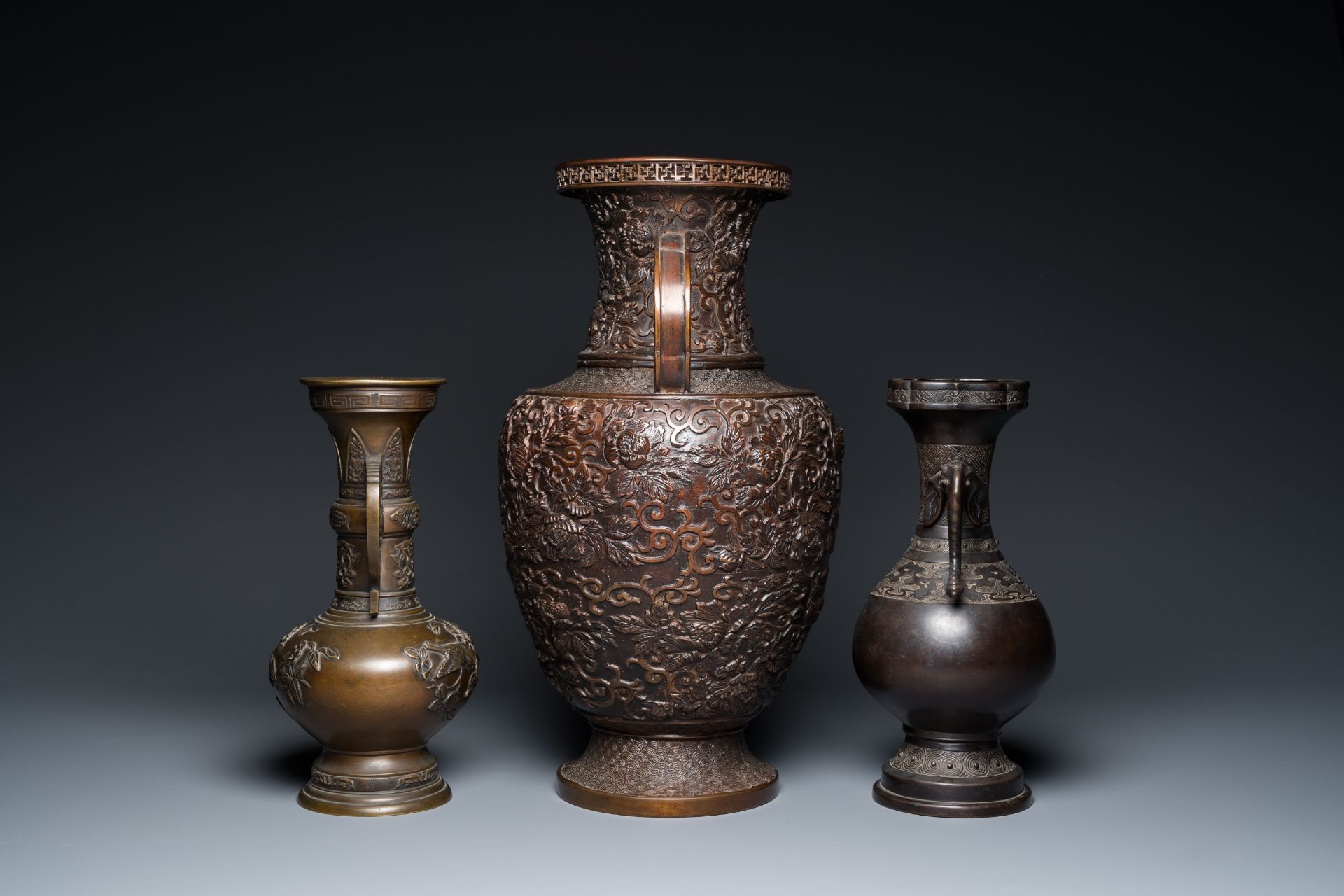 Six Japanese bronze vases and censers, Edo/Meiji, 18/19th C. - Image 9 of 13